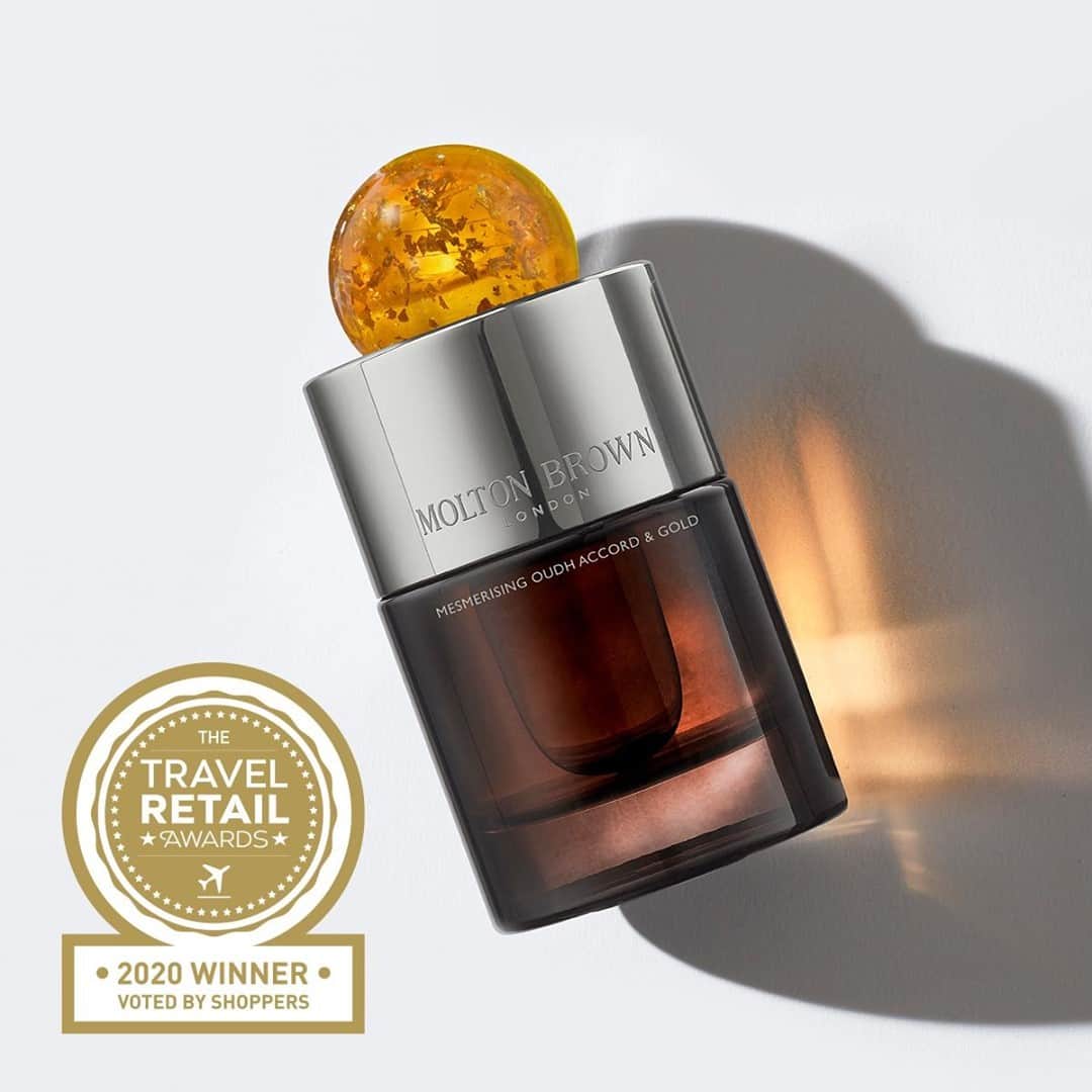 モルトンブラウンのインスタグラム：「Our Mesmerising Oudh Accord & Gold Eau de Parfum has won Best Fragrance Product in the Travel Retail Awards. Precious and heady with rich notes from the East, this perfume is recognised for its unique fragrance construction and award-winning, 70s-inspired packaging that can be refilled time and time again. #TravelTuesday」