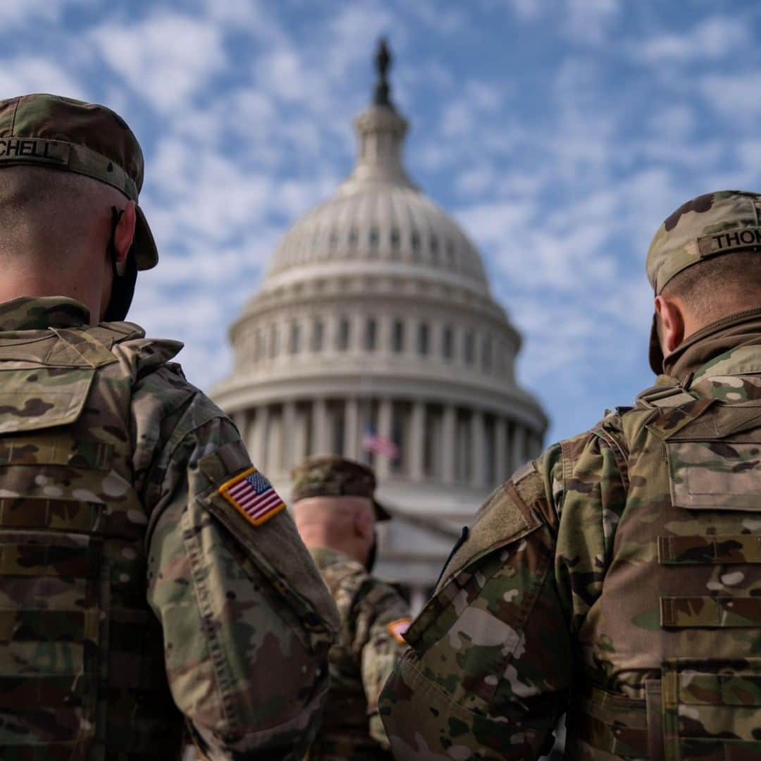 CNNさんのインスタグラム写真 - (CNNInstagram)「This is what the US Capitol looks like ahead of President-elect Joe Biden’s inauguration. There are about 25,000 National Guard troops on the ground in Washington, DC, a National Guard spokesperson said Tuesday. On Monday, Acting Defense Secretary Christopher Miller said that the “scope of military participation is unique'' to this inauguration, adding there is “no intelligence indicating an insider threat” from the National Guard forces to the security of the inauguration. Miller did acknowledge that law enforcement officials were vetting incoming members, saying the department would “leave no stone unturned.” Swipe through to see more ➡️  (📸: Stefani Reynolds/Bloomberg via Getty Images, Yegor Aleyev\TASS via Getty Images, Kent Nishimura / Los Angeles Times via Getty Images, ANDREW CABALLERO-REYNOLDS/AFP via Getty Images)」1月20日 4時00分 - cnn