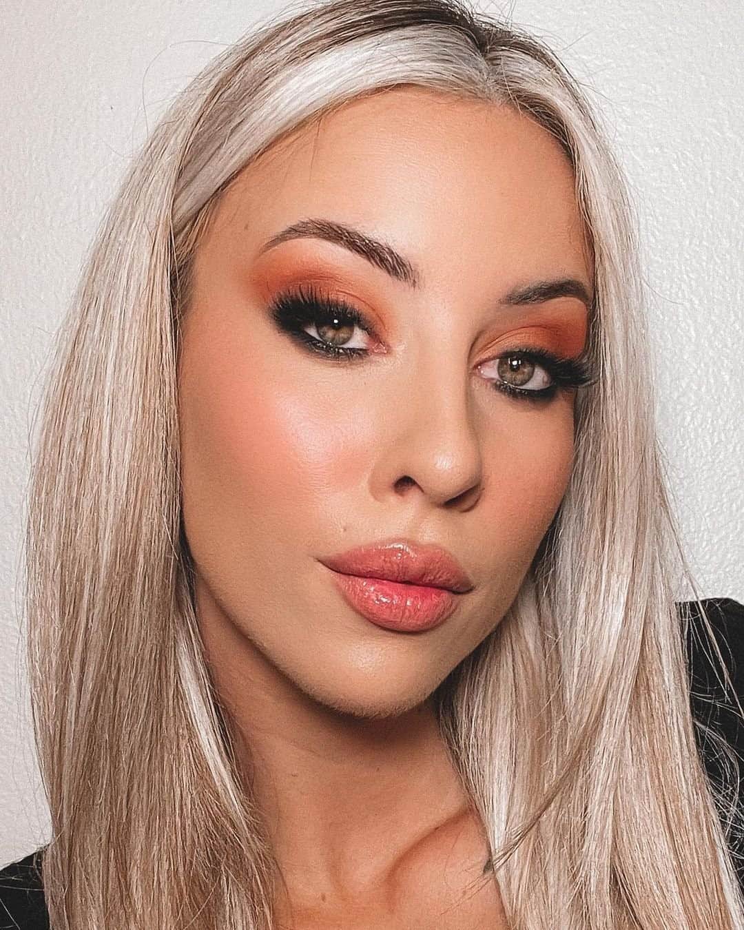 Too Facedさんのインスタグラム写真 - (Too FacedInstagram)「GORG 😍 @the.hannahjensen perfects her look using our Kitty Likes to Scratch Palette, Killer Liner shade Killer Black, Peach Bloom Lip Balm shade Lilac Nude, Peach Bloom Lip & Cheek Tint shade Peach Glow, and Better Than Sex Lashes style Natural Flirt! ✨#regram #toofacedambassador #toofaced」1月20日 4時14分 - toofaced