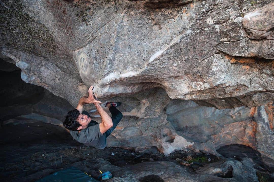 ポール・ロビンソンのインスタグラム：「A site of cultural significance, no matter where it is in the world, requires a land management plan that preserves the history as well as natural beauty of the area.   As climbers, we can fully appreciate that. Many of the climbing areas that we frequent have great historical significance. One such area in the United States, Hueco Tanks Historic Site, has been able to work side by side with the climbers to create a land management plan and reservation system that allows all types of people to recreate in the park as well as understand and appreciate the significance of where they are.   I do believe that there is a way that climbers and Parks Victoria can come together to create a user plan that allows for the Grampians to be open to climbers. The Grampians is one of the top climbing destinations in the world and it would be devastating if climbers were not given a chance to prove that they can make a plan to keep this world renowned area open. Please see the link in my bio for the Gariwerd land management plan associated with the grampians. It gives some great insight.」