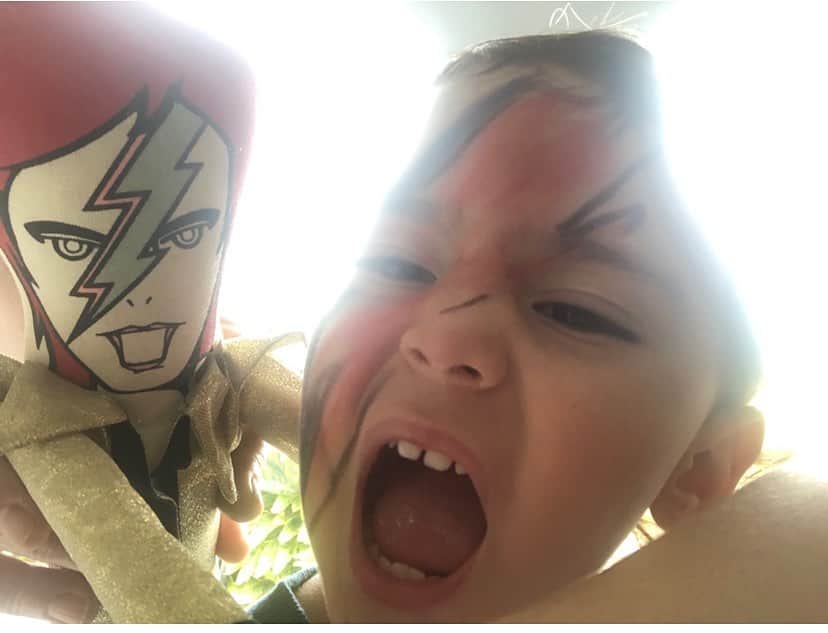 Tainá Müllerのインスタグラム：「Sdds baby Bowie ⚡️」