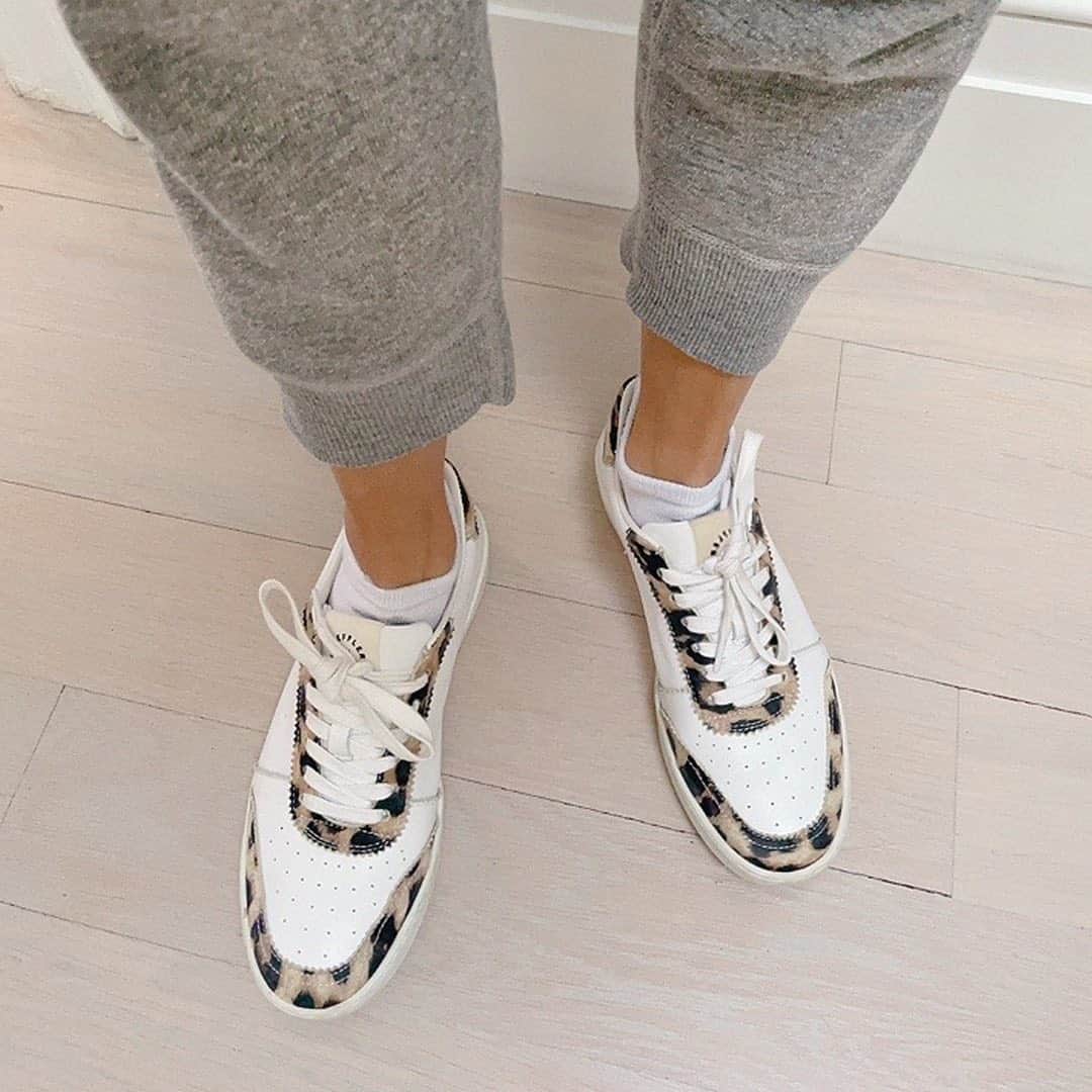 レフラーランドールのインスタグラム：「We added some new items to our sale now up to 60% off— including these Keeley sneakers Jessie loves 💕」
