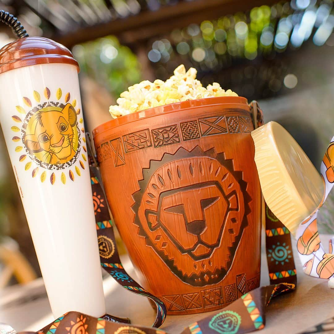 Walt Disney Worldさんのインスタグラム写真 - (Walt Disney WorldInstagram)「Happy #NationalPopcornDay! 🍿 We've rounded up some of our favorite past and present #popcorn buckets from Disney Parks around the world! Do you have a favorite popcorn bucket from a past trip?」1月20日 5時47分 - waltdisneyworld