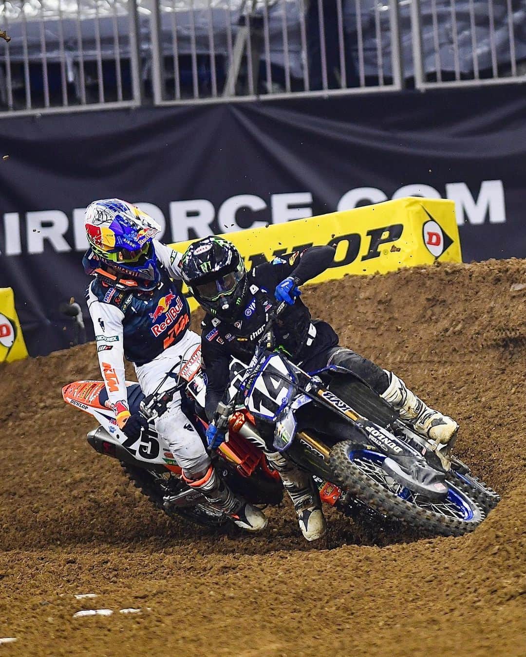 Racer X Onlineさんのインスタグラム写真 - (Racer X OnlineInstagram)「First heat race win for @ChaseSexton in an action packed first 450 Heat 🔥」1月20日 11時23分 - racerxonline