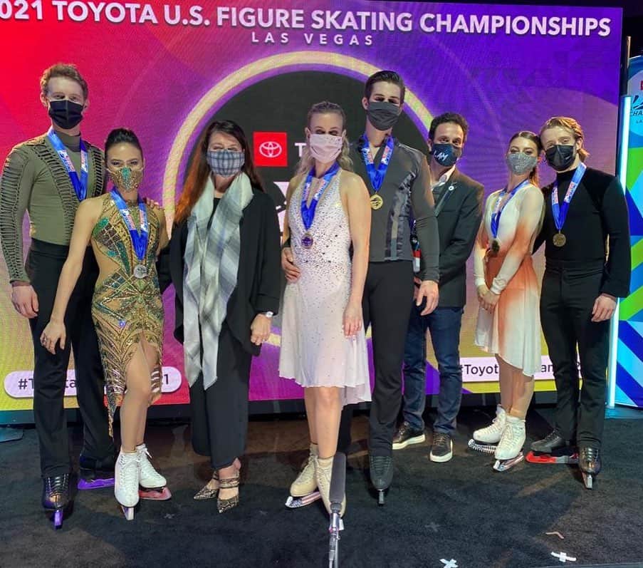 ケイトリン・ホワイエクのインスタグラム：「Hats off to 3️⃣ years in a row! Lucky to train along side these people everyday 🤍 #toyotauschamps21 . . . . #hawayekbaker #kaitlinhawayek #jeanlucbaker #chockbates #madisonchock #evanbates #hubbelldonohue #madisonhubbell #zacharydonohue #iceacademyofmontreal #IAM #usfigureskating #teamusa #icedance #icedancing #icedancer #dance #dancing #dancer #skate #skating #skater #figureskating #figureskate #figureskater #iceskating #iceskate #iceskater #athlete」