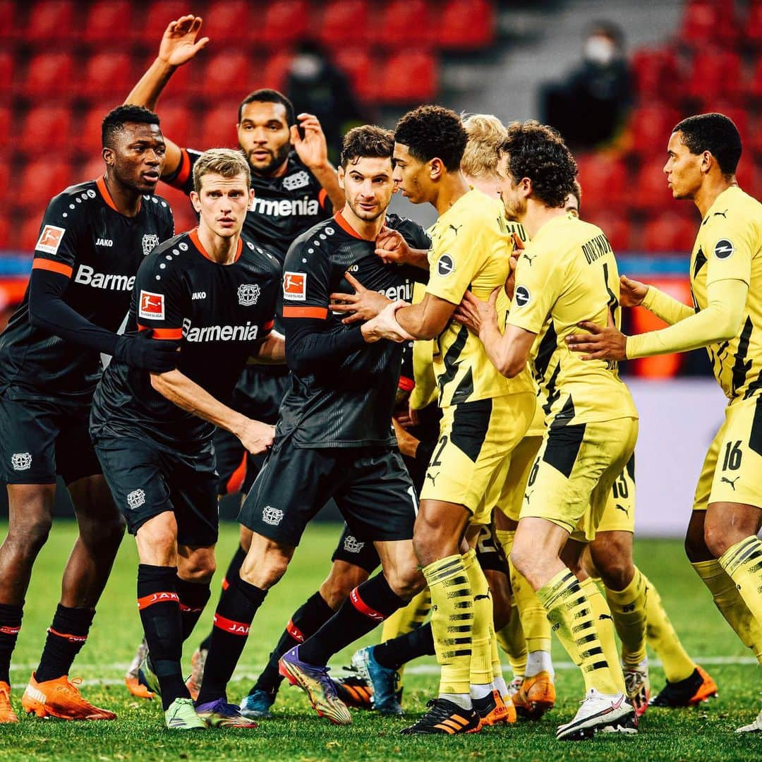 バイエル・レバークーゼンさんのインスタグラム写真 - (バイエル・レバークーゼンInstagram)「⚫️🔴vs⚫️🟡 #B04BVB 1-1 🤨」1月20日 5時59分 - bayer04fussball