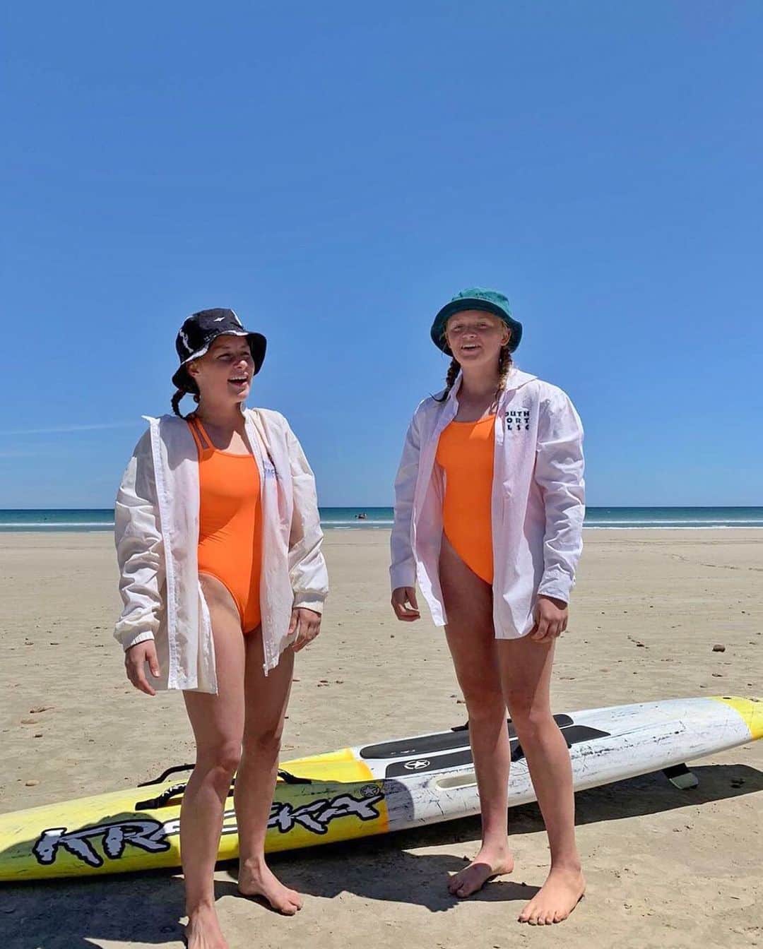JOLYN Swimwearのインスタグラム：「On WEDNESDAY’S we wear... SUNKIST 🧡🌞🌅 // #jolynaustralia」