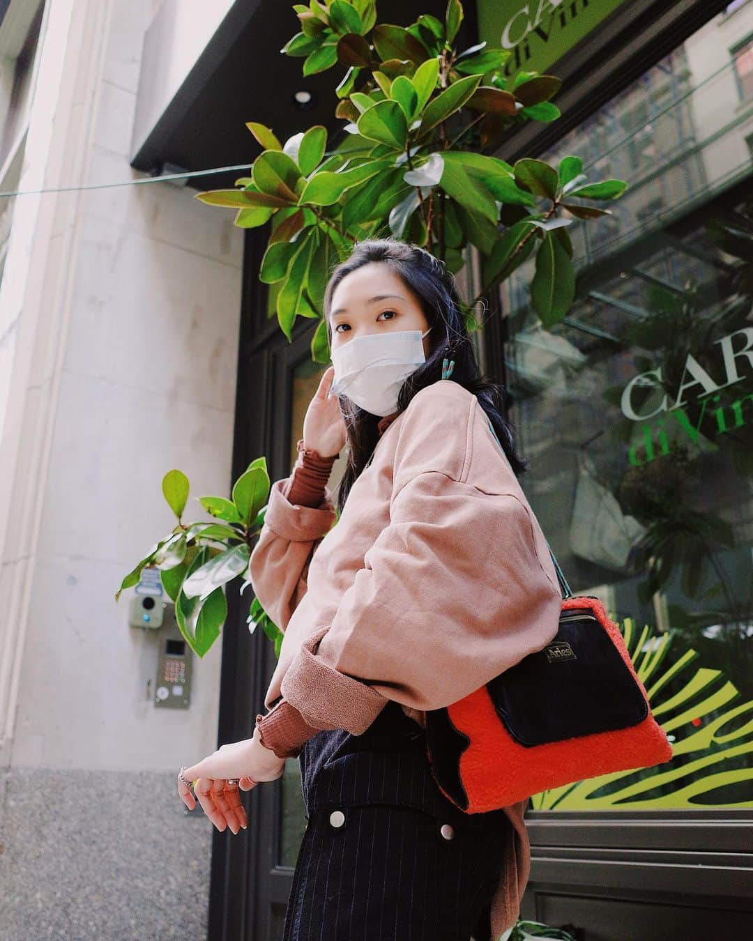 2nd STREET USAさんのインスタグラム写真 - (2nd STREET USAInstagram)「Hi, how you doing ☺️💫💕💕 . . Yeezy Season 1 Sweatshirt $129 tricot Comme does Garçons Striped Pants Size S $109 Aries Fur Shoulder Bag $69 Converse Sneakers $39 . . . #2ndstreetusa #2ndstreetchelsea #secondhandclothes #thrift #newyork #nyc #chelsea #fashion #designer #yeezy #season #aries #converse #louisvuitton #prada #gucci #hermes #fendi #dior #commedesgarcons」1月20日 6時23分 - 2ndstreetusa