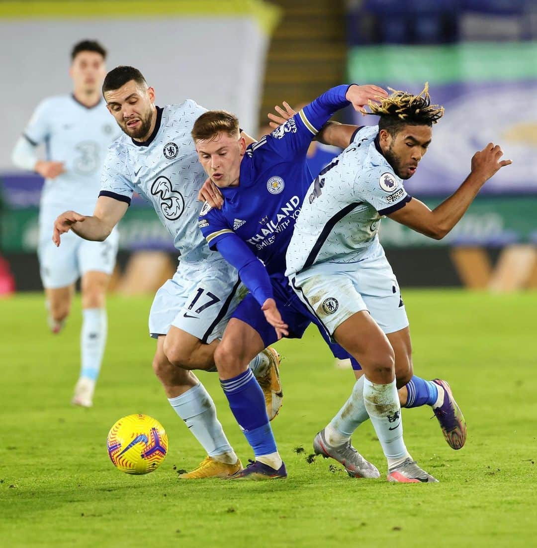 レスター・シティFCさんのインスタグラム写真 - (レスター・シティFCInstagram)「Attempting to stop Harvey Barnes 😬  #LeiChe • #lcfc • #PL」1月20日 6時37分 - lcfc