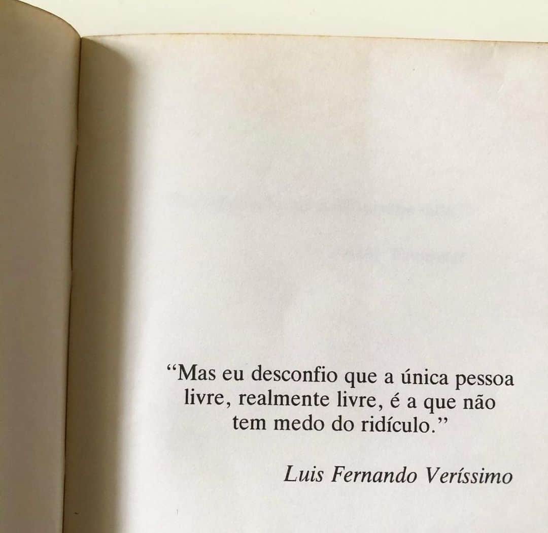 のインスタグラム：「das poucas (e boas!) certezas da vida ✨ #staystupid」