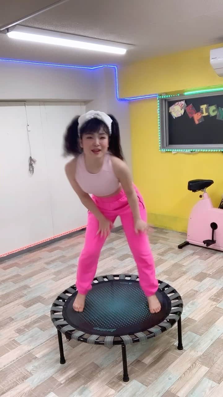 のインスタグラム：「#rap #rapper #bossbitch #dojacat #pinkfashion #pinkstyle #pinkstagram #trampoline #トランポリン」