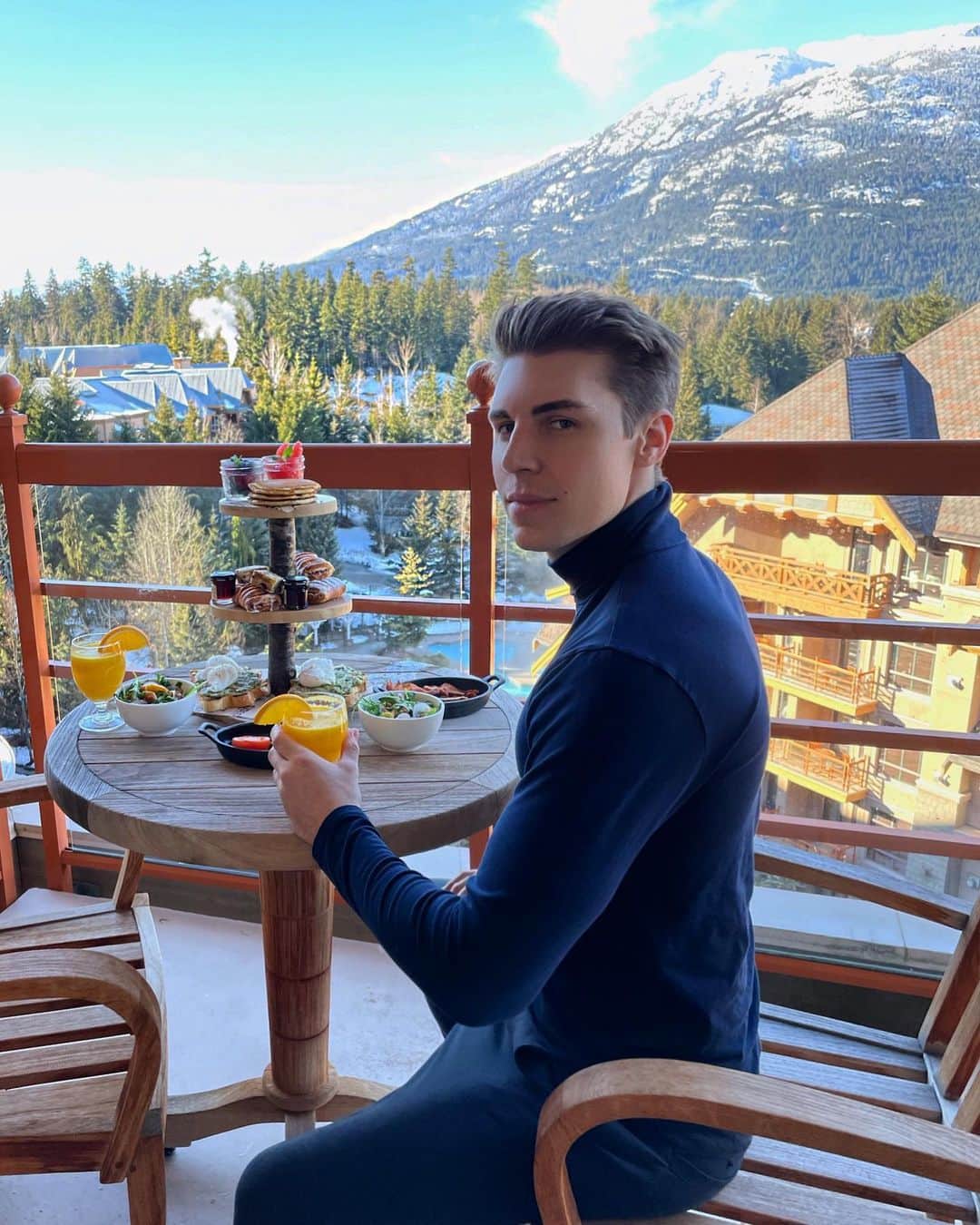 ノーラン・ジェラード・ファンクのインスタグラム：「🍀 Cheers to a much better 2021 for everyone!」