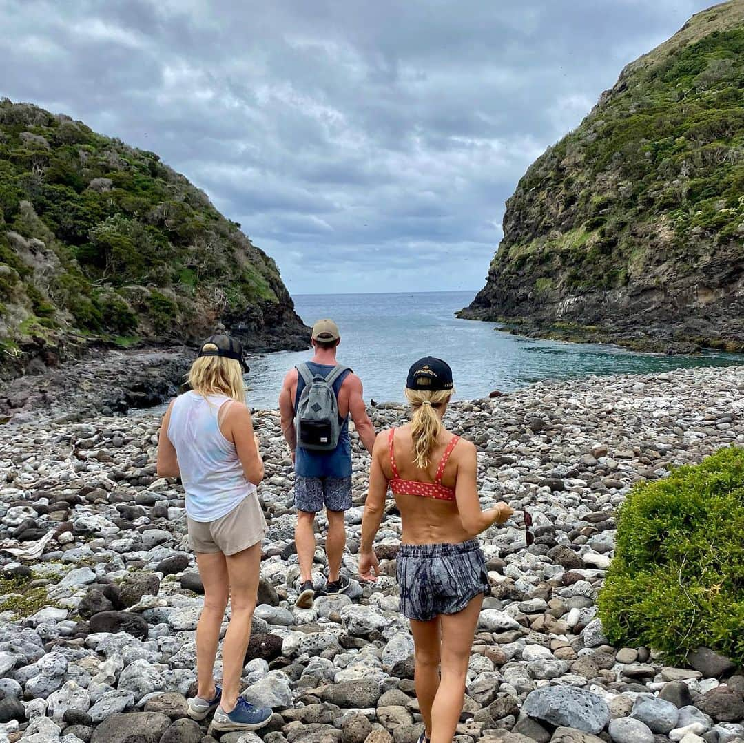 クリス・ヘムズワースさんのインスタグラム写真 - (クリス・ヘムズワースInstagram)「Great to get away for a few days to @visitlordhoweisland before starting on #thorloveandthunder this week!」1月20日 7時22分 - chrishemsworth