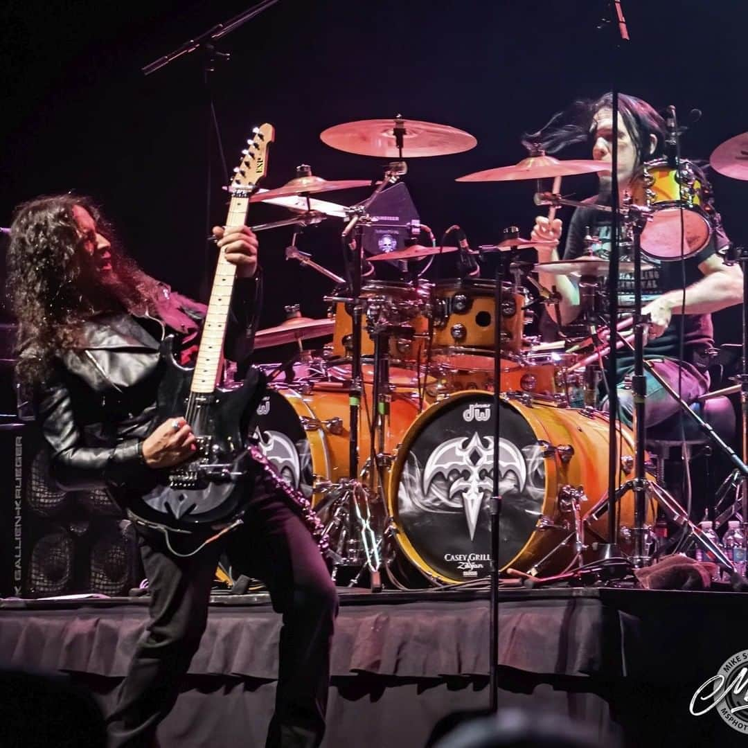 Queensrycheさんのインスタグラム写真 - (QueensrycheInstagram)「Michael and Casey at Ameristar Casino in Kansas City, MO (photo credit Mike Schwabauer Photography) #queensryche #michaelwilton #whip #mastuh #guitarist #guitarplayer #espguitars #caseygrillo #case #kickassdrummer #dwdrums #drummer #talentedmusicians #friends #friendship #memories」1月20日 7時45分 - queensrycheofficial