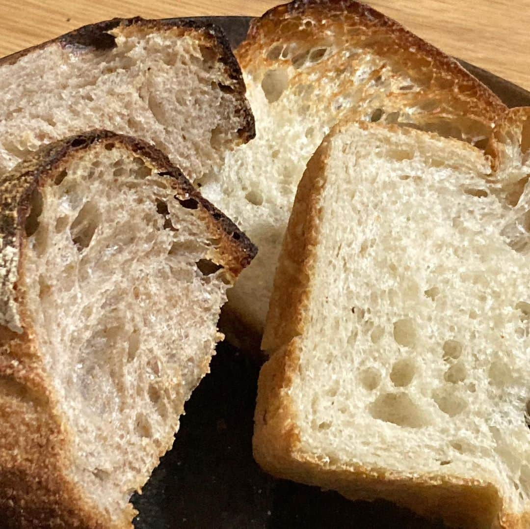 柳家さん生さんのインスタグラム写真 - (柳家さん生Instagram)「1/20朝ご飯だぁ〜いつもの富山ですが… パンのおと(田舎、カンパーニュ) ブルーベリーヨーグルト 輪切りりんご こーしーとともに😃」1月20日 7時55分 - waraiguma1957