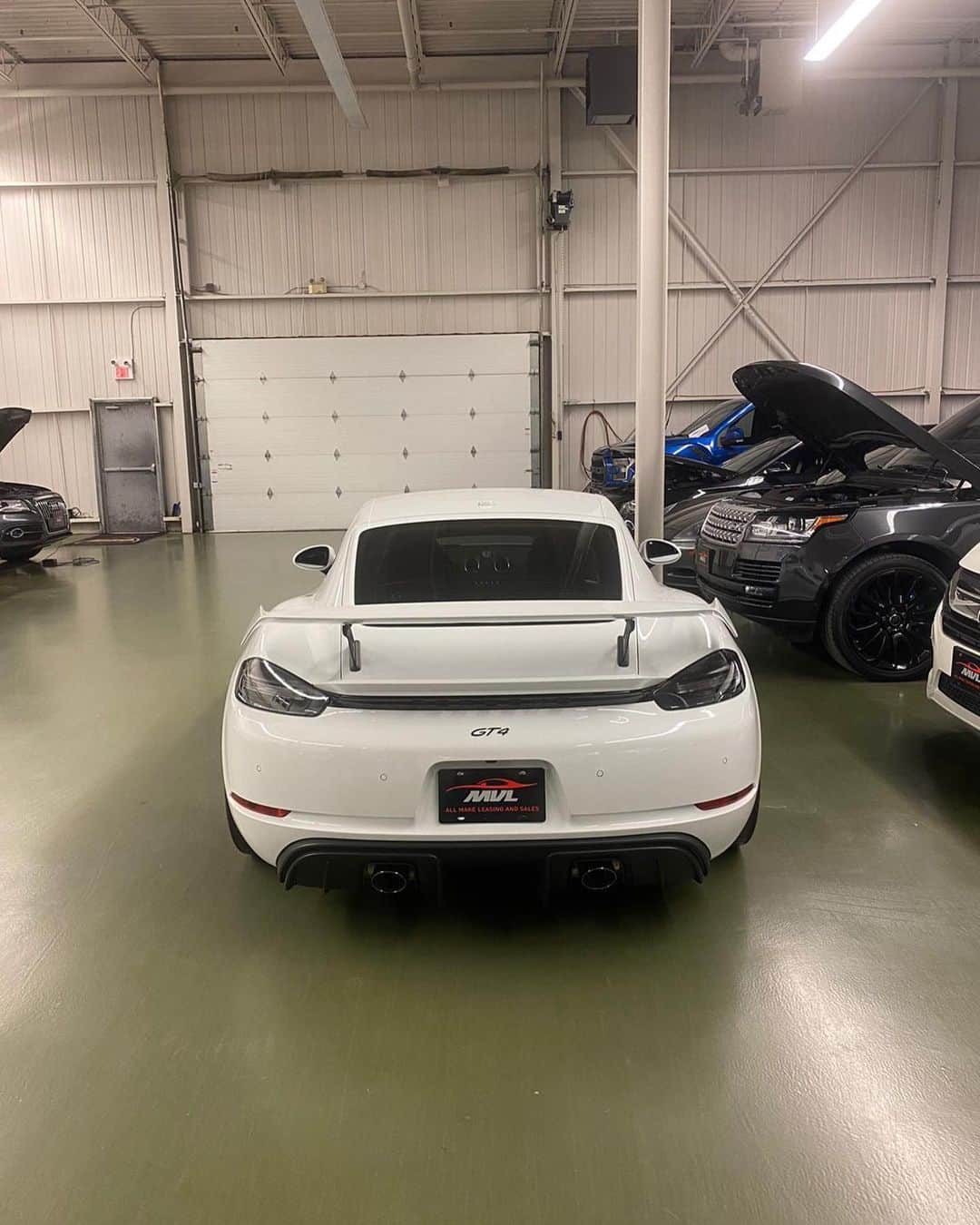 CarsWithoutLimitsさんのインスタグラム写真 - (CarsWithoutLimitsInstagram)「Congratulations to my homie @roy.cwl  He just got this 2020 Porsche 718 Cayman GT4  #CarsWithoutLimits #GT4」1月20日 8時14分 - carswithoutlimits
