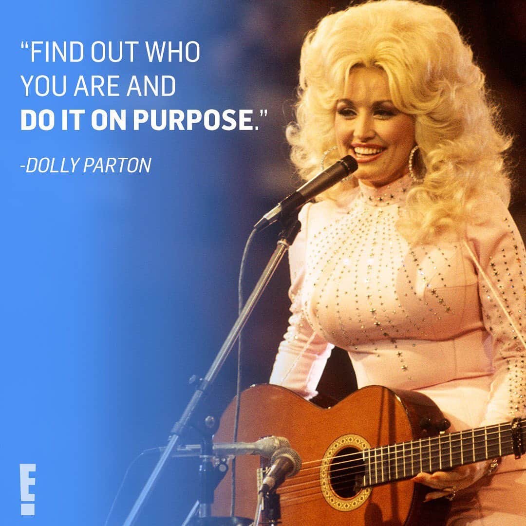 E! Onlineさんのインスタグラム写真 - (E! OnlineInstagram)「In a world of Jolenes, be a Dolly. ✨ In honor of her 75th birthday, we're taking a look at her music, marriage and incredible rise to stardom—link in bio. (📷: Getty)」1月20日 8時31分 - enews