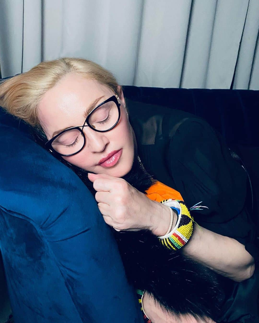 マドンナさんのインスタグラム写真 - (マドンナInstagram)「Back in the Edit..........Madame ❌ coming soon! 🎥🎥🎥#jetlag #burberry」1月20日 8時30分 - madonna