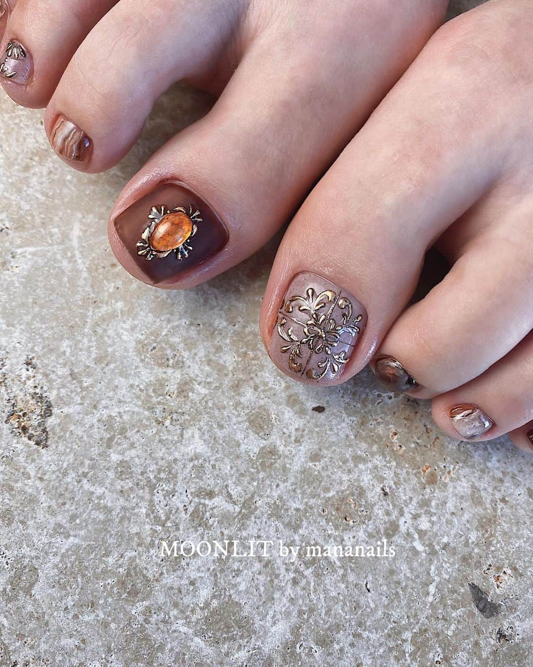 mananailsさんのインスタグラム写真 - (mananailsInstagram)「antique design @moonlit_bymananails で ずっと人気のアンティークデザイン、 オンラインセミナーで受講いただけます💅🏼 design by @moonlit_kaori   ☾120min」1月20日 8時43分 - mananails