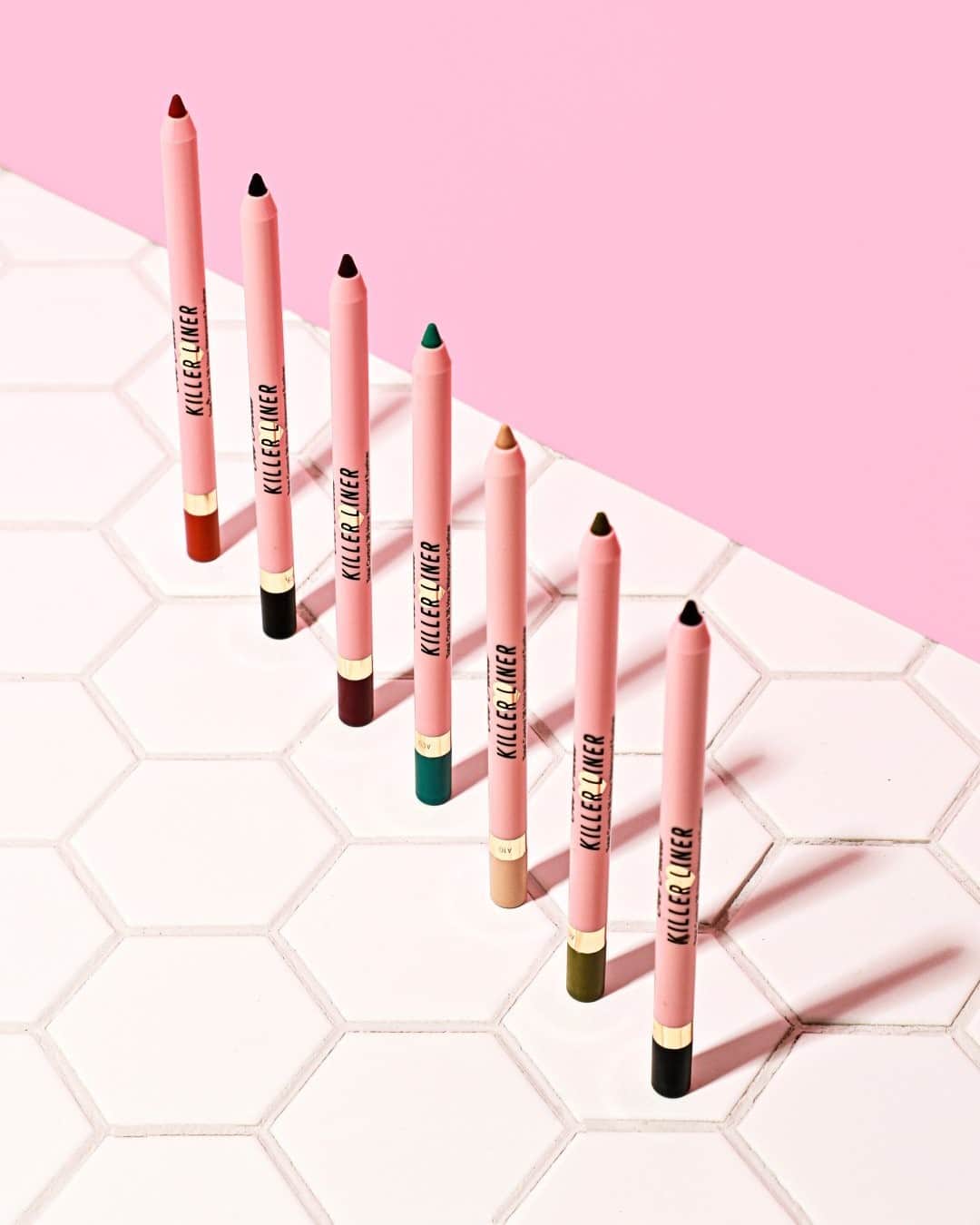 Too Facedのインスタグラム：「Ok liners, now let’s get in formation 🤩 You can't go wrong with these 36-Hour, waterproof  Killer Liners that glide on for ultra-smooth, razor-sharp lines! #toofaced」