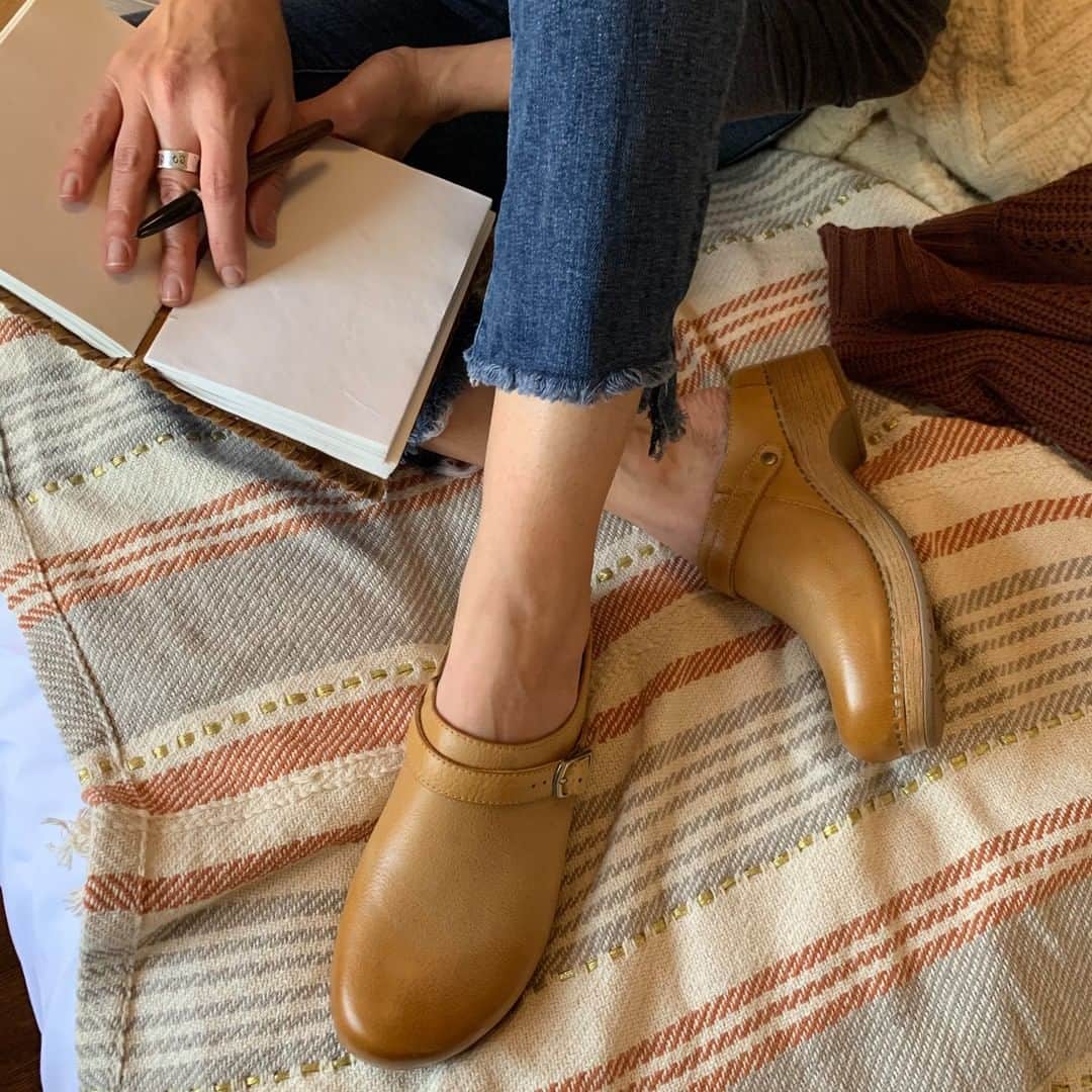 ダンスコのインスタグラム：「⭐⭐⭐⭐⭐ “Great quality and fit. Comfortable right away.” – Geri Shop Berry on our website now.」