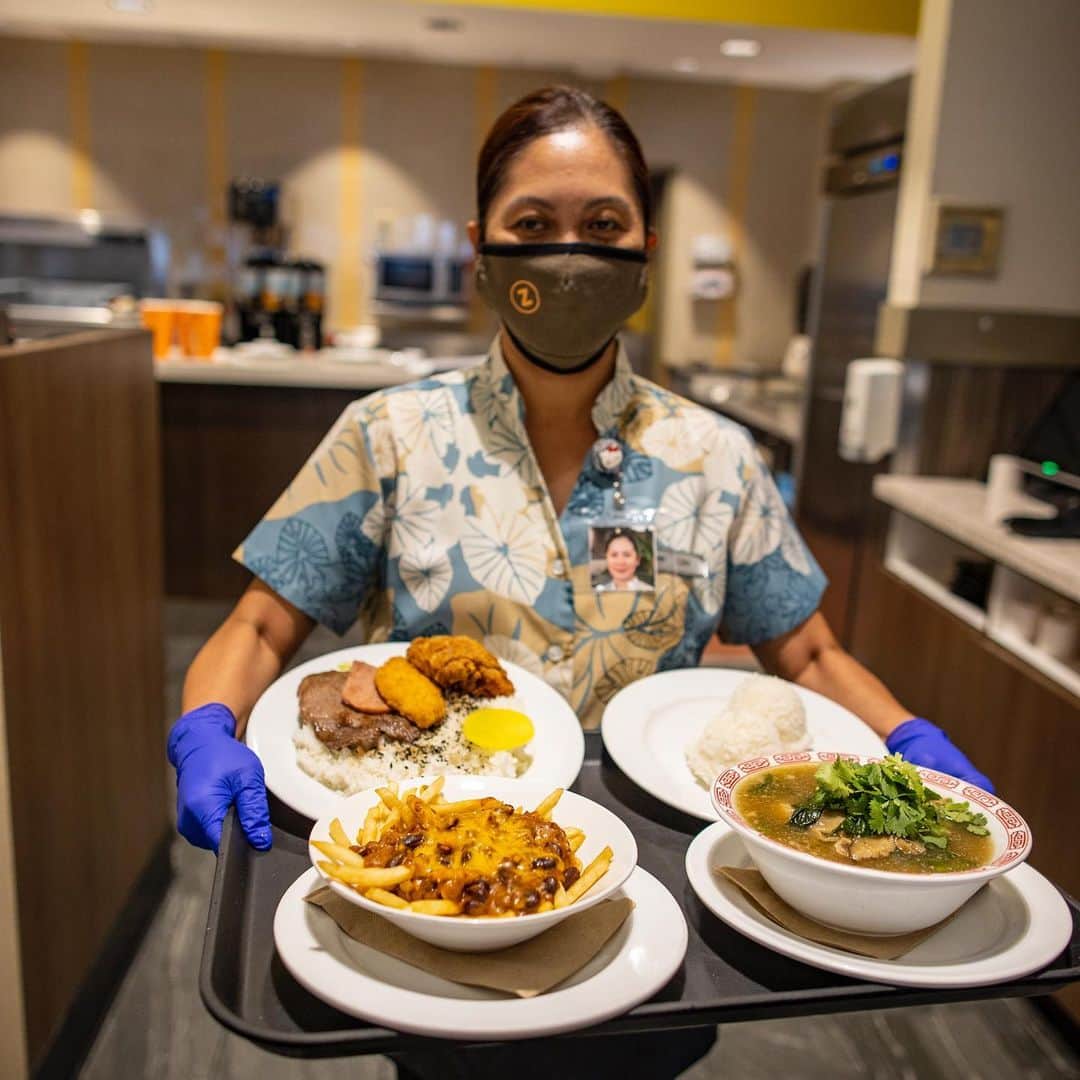 Zippy's Restaurantsのインスタグラム：「Come join our team at the Zippy’s Back-To-Work Job Fair on Wednesday, January 27 from 10am– 2pm at the American Job Center (1505 Dillingham Blvd. #110, Honolulu, HI 96817)! For directions please call 808-768-5701.」