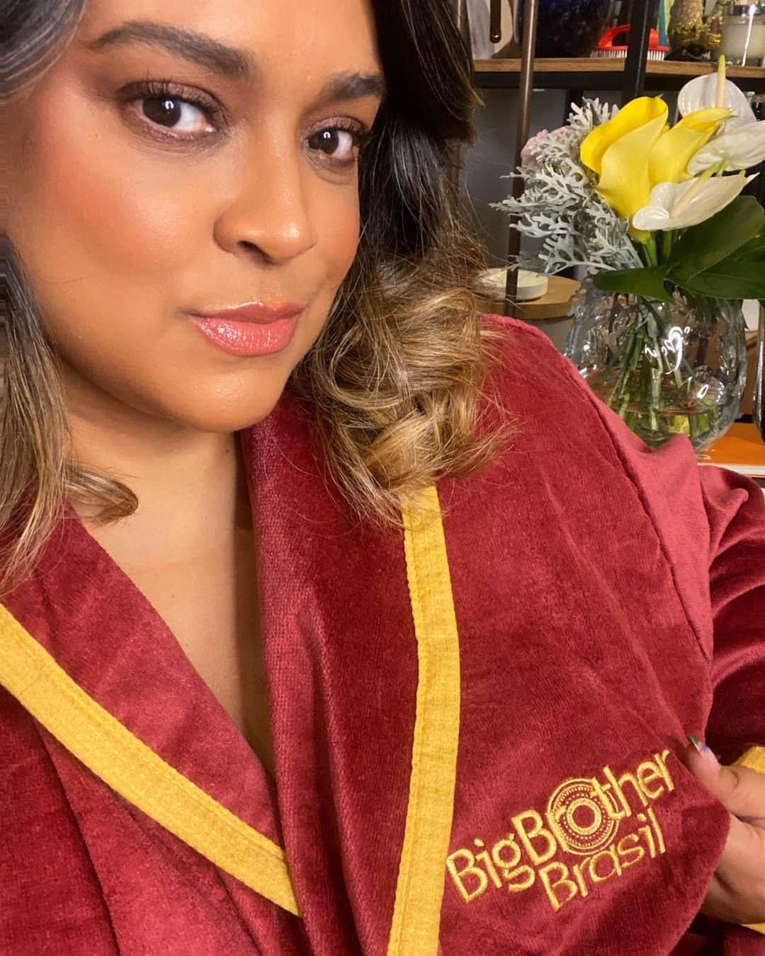 Preta Gilのインスタグラム：「Só vem, sua filha já tá pronta @bbb !!!! E aí como estão as torcidas ? Já já tô na #redebbb pra conversar com @amorimvivian @anaclaraac e @orhudsonvictor pra já começar esse KiKiKi !!!」
