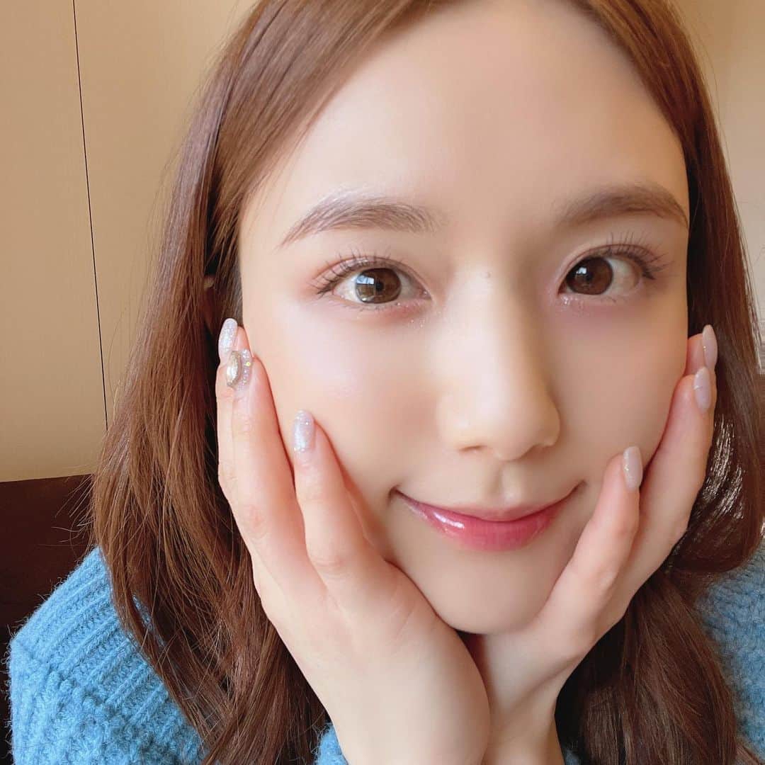 ひよんのインスタグラム：「💄💛 ㅤㅤㅤㅤㅤㅤㅤㅤㅤㅤㅤㅤㅤ ひよんBOXのコスメでメイクしたとき❤️ 大好きなコスメだけよせ集めたの☺️✨ 本当に使いやすくて可愛いものばかりだよ😍 今日1/20の19時から再販開始だから、 是非チェックしてみてね💓 ㅤㅤㅤㅤㅤㅤㅤㅤㅤㅤㅤㅤㅤ #makeup #selfmakeup #메이크업 #셀프메이크업 #희영 #코스메틱 #한국브랜드 #한국코스메 #ひよんBOX #ひよん #韓国コスメ #韓国メイク #メイク #セルフメイク」