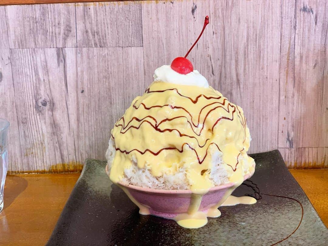 原田麻子さんのインスタグラム写真 - (原田麻子Instagram)「たまごぷりん  小さめ 去年も食べて美味しかったぷりん さらっとしたカスタードシロップにコーヒーゼリーと、ベースはコーヒーミルクかな。  どこか懐かしい美味しさ。  #かき氷#かき氷🍧#おやつ#ごはん#sweets#shaveice」1月20日 9時37分 - achakoko