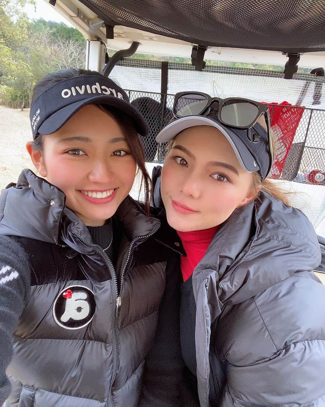 MINAMIさんのインスタグラム写真 - (MINAMIInstagram)「早速白女の部員のセイラちゃんと勝負をさせていただきました！！⛳️ 可愛いセイラちゃん🥰❤️ みなさん白女YouTubeでチェックしてくださいね👀❤️ この日はほんと楽しかったなぁ🥰🥰 .  #白金台女子ゴルフ部 #マネージャー #ゴルフ #ゴルフ女子 #ゴルフ男子 #ゴルフ部 #ゴルフ初心者 #スポーツ女子 #スイング動画  #ゴルフスイング #スイング #ゴルフ場 #golf #golfing #golfer #golfwear #ゴルフウェア #ゴルフコーデ #BALDO #골프 #골프여자 #高尔夫  #instagolf #ゴルフ好きな人と繋がりたい」1月20日 20時31分 - minamii_golf