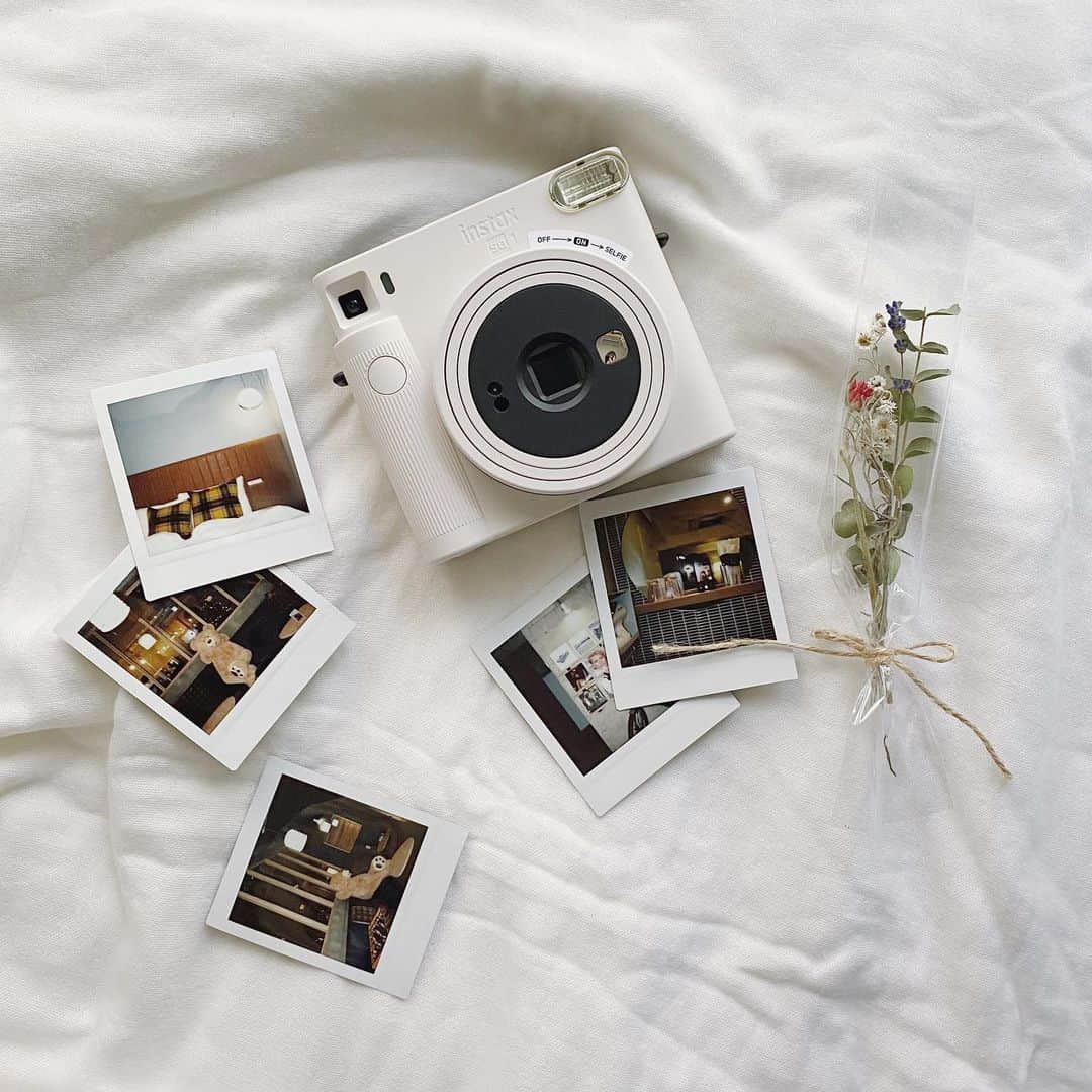 Isutaさんのインスタグラム写真 Isutainstagram 特別な思い出は チェキ で残そ 新作モデルなら カメラ初心者さんでも簡単に おしゃれ写真が撮れちゃう おしゃれな写真を簡単に撮りたい 撮った写真を飾りたい という方におすすめなのが 富士