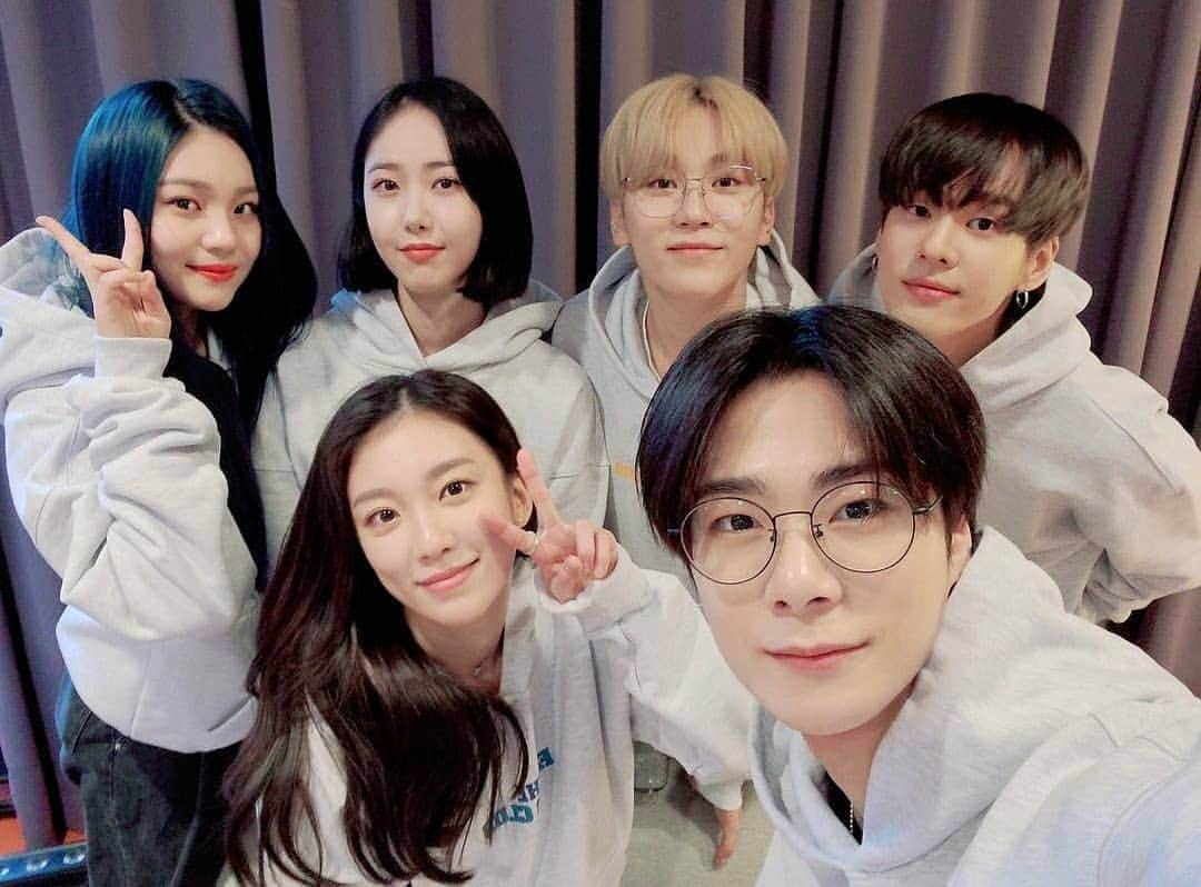 オムジさんのインスタグラム写真 - (オムジInstagram)「210120 with 98 liners #여자친구 #엄지 #신비 #GFRIEND #UMJI #SINB」1月20日 19時18分 - gfriendumji