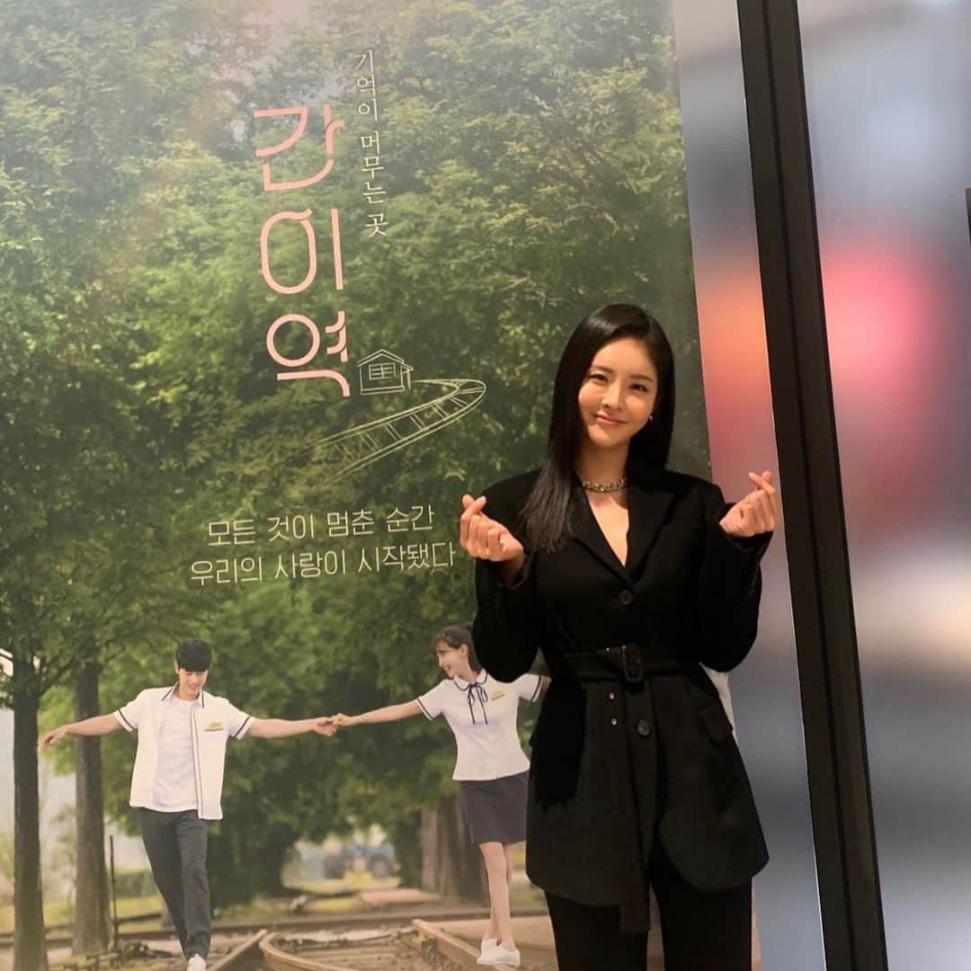 チン・イェソルのインスタグラム：「나의 첫영화  #간이역 🎥♡」