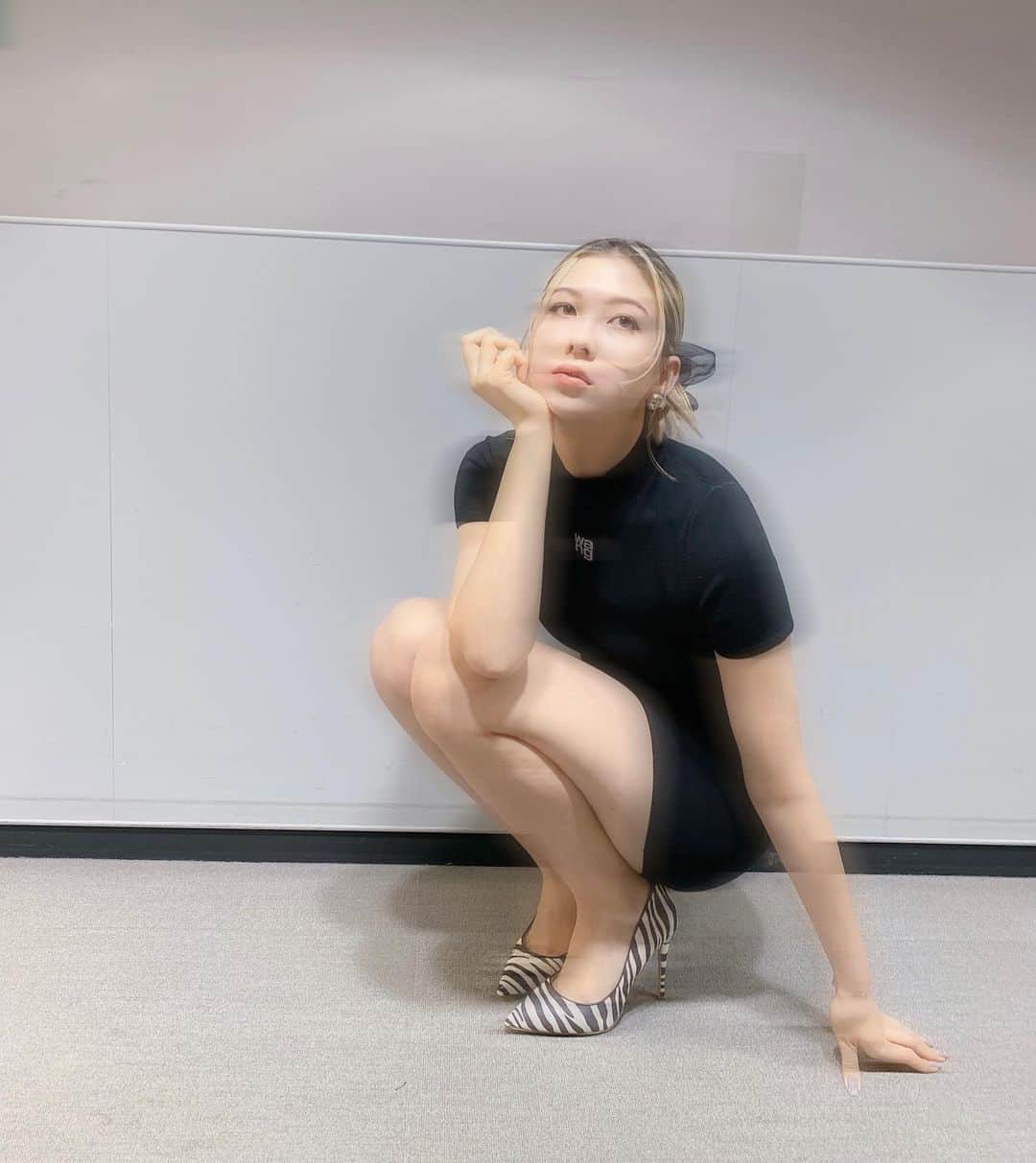 Sachiのインスタグラム：「@jenmilaa 🌍▶️💟☮️ @stylist_fukami / @alexanderwangny TV/hair make  by me」