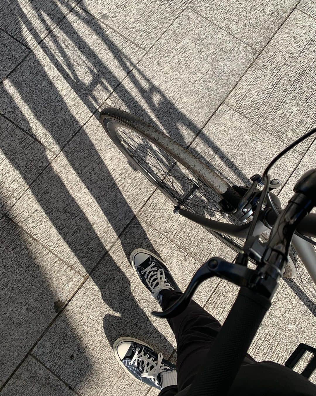 佐藤義朗さんのインスタグラム写真 - (佐藤義朗Instagram)「. 大寒、身をもって体感  🚲🥶  #自転車生活 #手袋とコーヒーブレイク #だいかんとたいかん #ごめんなさい」1月20日 19時12分 - yoshiaki_sato11