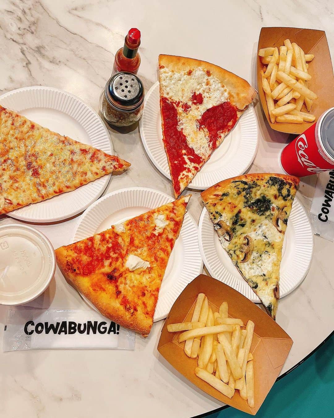 SEIRAさんのインスタグラム写真 - (SEIRAInstagram)「🍕❤️ ぴざたべたンダヨ 🍕❤️ たのしかったー😌🙏  #pizzaclub  #piizzzy  #yelloshoes  #shopaventador #pizza🍕  #azabujuban #junky #junkfood  #fastfoods #fastfoodjunkie」1月20日 19時12分 - dj_seira_jpn
