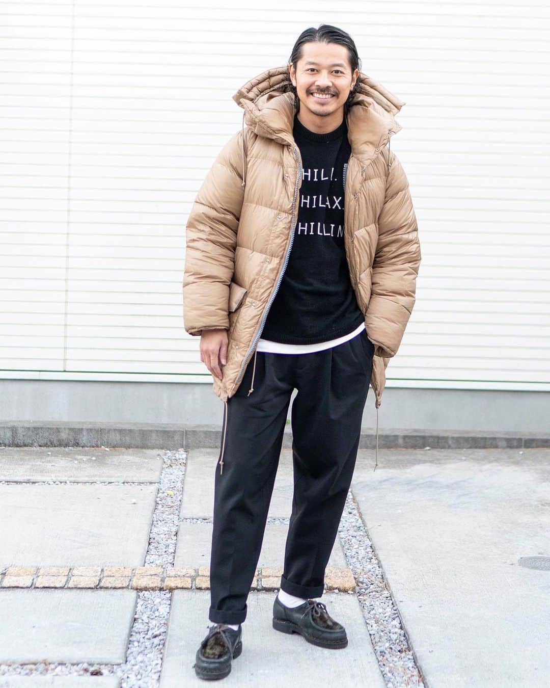 高田朋佳のインスタグラム：「On the cold day.  ———————————————————————— #dressstyle #elegantstyle #modernclassicstyle #newclassicstyle #fashion #mensfashion #mensdressstyle #suitsstyle #dapperstyle #takadachannel」