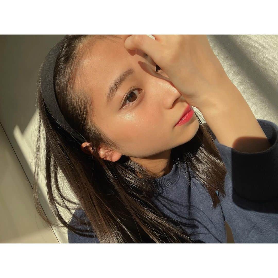 酒井唯菜のインスタグラム：「最近外出してないから、自撮り研究中🙄🔥 ・ ・ ・ 家ではずっと韓国ドラマ観てるの笑👀 オススメの作品あったら教えてください🙌🏻  #instalike #me」