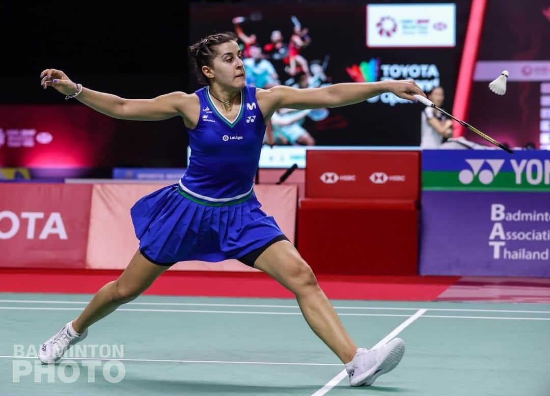 キャロリーナ・マリンのインスタグラム：「Next stop: 2nd round tomorrow 🚏 Próxima parada: 2ª ronda mañana 🚏  #PuedoPorquePiensoQuePuedo #ToyotaThailandOpen #CourtsAreCalling」