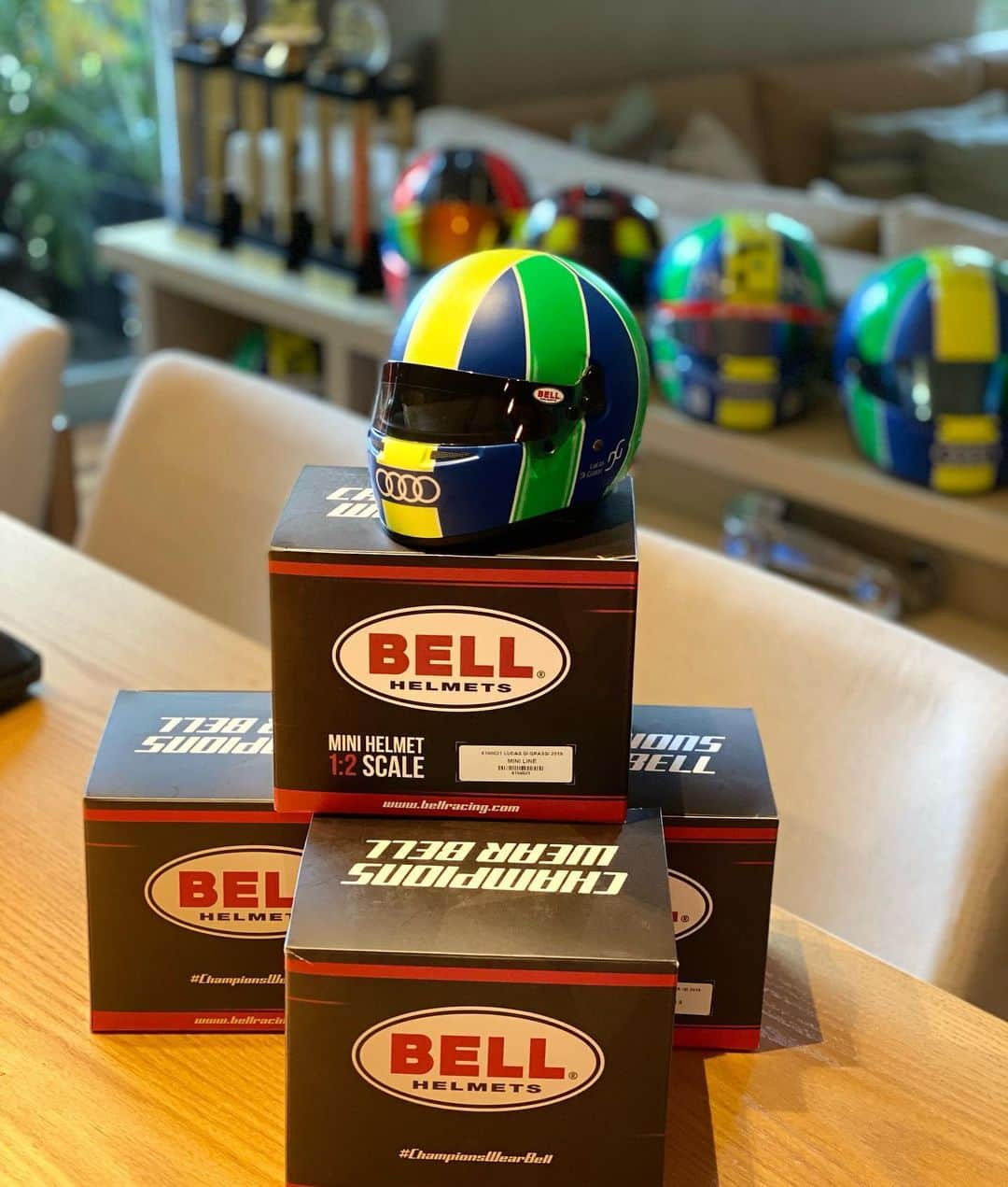 ルーカス・ディ・グラッシさんのインスタグラム写真 - (ルーカス・ディ・グラッシInstagram)「⚠️Helmet Giveaway⚠️ Easy to participate: 1 - Tag a friend that deserves this gift here below; 2 - Both need to follow @forcepoint and myself; 3 - Give your idea on how to improve Formula E; 4- Best idea wins. ——- ⚠️Promoção⚠️ Fácil de ganhar esse capacete: 1 - Escolha um amigo que mereça o capacete e de um tag aqui embaixo; 2 - Ambos precisam seguir a @Forcepoint e o meu perfil; 3 - De sua ideia de como melhorar a Fórmula E; 4 - A melhor ideia vence. —- #promocao #giveaway #FIAFormulaE #FormulaE #Electric #ElectricVehicle #Racing #Motorsport #futureiselectric #AudiSport #Audi #etron #RSetronGT #Forcepoint #AudiBrasil #Boss #Enerzee #ZeroSummit #Technology #DiGrassi #LucasDiGrassi #Automobilismo #ElectricCar #EV #BellHelmets」1月20日 19時51分 - lucasdigrassi