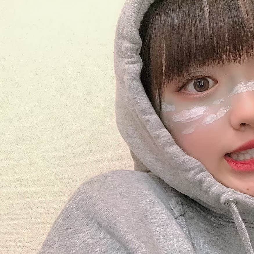 村上なずなのインスタグラム：「またやりたい雲メイク🌤﻿ ﻿ #jk #jkブランド #jkの素敵な思い出 #おしゃれ好きな人と繋がりたい #おしゃれ好き通信 #おしゃれさんと繋がりたい #オシャレさんと繋がりたい #韓国女子 #韓国男子 #韓国好きな人と繋がりたい #韓国好きな人と仲良くなりたい #いいね返し #いいね返しは絶対 #fff #lfl #lf4 #04line #04년생 #좋아요반사 #좋아요그램 #팔로우환영 #팔로미 #팔로우미﻿#雲メイク」