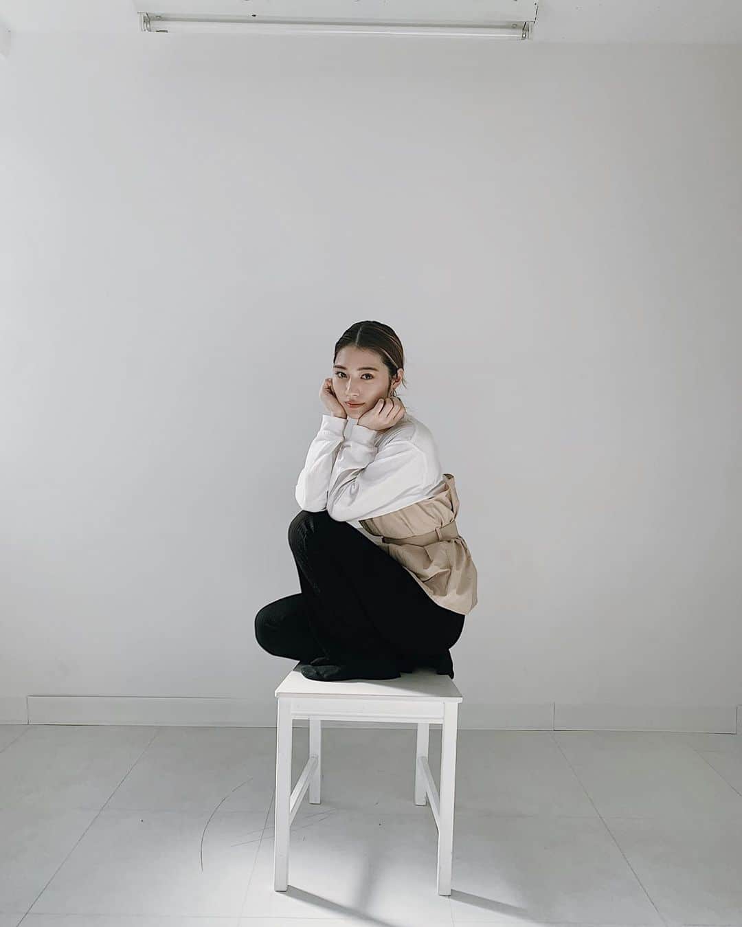 浪花ほのかのインスタグラム：「Tiare新作の撮影してきました♡♡ 今回は私らしさをテーマにして、お洋服を作りました！！ 2月発売予定です！！ 解禁お楽しみにです♡♡ ちなみにチラ見せで、2枚ともトップスTiareです！！(*¨*)」