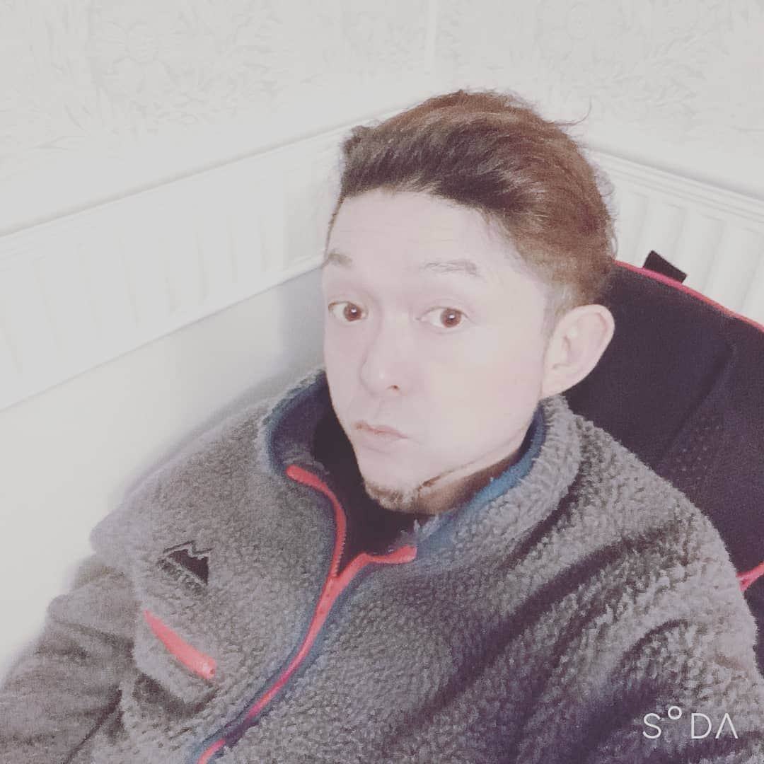 松本隆博のインスタグラム：「。 今日も忙しかった～(*Ü*) 早朝ウォーキングと市役所と 夕方ウォーキングと自宅 マッサージ(笑)…そして 寝る。飯は最近面倒くさくて 外食オンリー(^ ^)。。 さ、寝る(^-^)(^Д^) 良い夢見ろよーーーー 😴 ～人生遊歩道～」