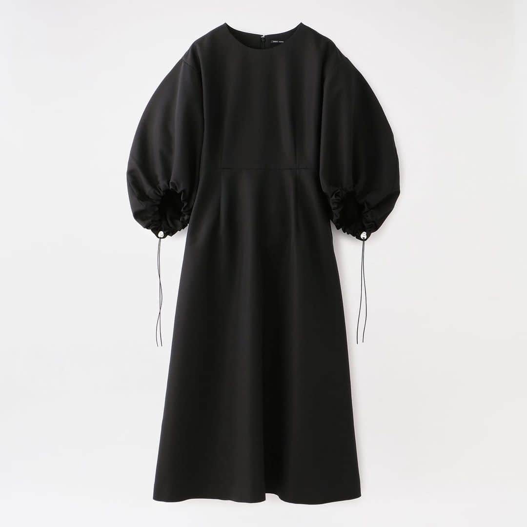 LOVELESS/GUILD PRIME 公式アカウントのインスタグラム：「. 『 YOHEI OHNO Dress line 』  @yohei_ohno   YOHEI OHNO dress line 実際のニーズに合わせて発展させていくことで1つ1つのデザインを普遍的でタイムレスなものに近づけていくこと、そしてより幅広い層の女性にブランドのデザインを取り入れてもらうことを目的としています。  画像をタップで商品をご覧頂けます  #loveless  #yoheiohno #newarrivals  #yoheiohnodressline  #fashion #selectshop #trend﻿ #ラブレス #ヨウヘイオオノ」