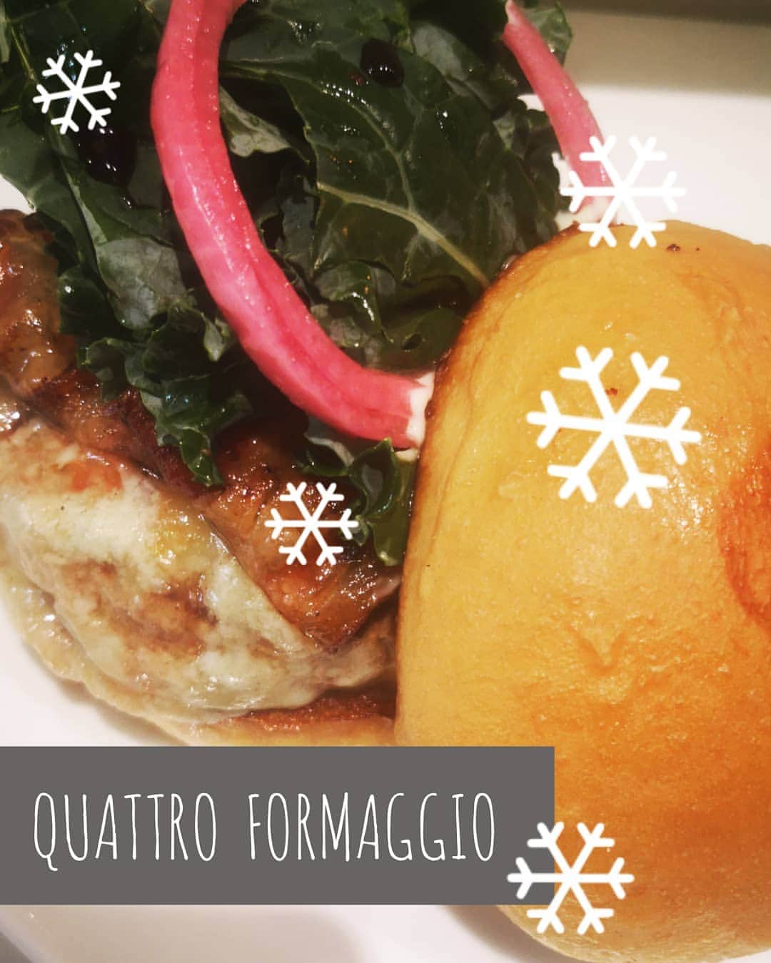 のインスタグラム：「. ⭐⭐QUATTRO FORMAGGIO⭐⭐  何度もご紹介済みではありますが…  冬の限定menuのこちら💁 お試し頂けましたでしょうか🤗❓  不安なニュースばかりの毎日ですが、 こんな時は皆さま💡‼️ 栄養のあるものをたっぷりしっかり食べて免疫力UPしましょうっ💪💪  ご注文お待ちしております📲👍  #おうち時間 #おうちごはん #おうちで過ごそう #ウマミバーガー #umamiburgerjpn #umamiburger #テイクアウト #takeout #デリバリー #delivery #ウマミバーガーみなとみらい店 #minatomirai #yokohama」