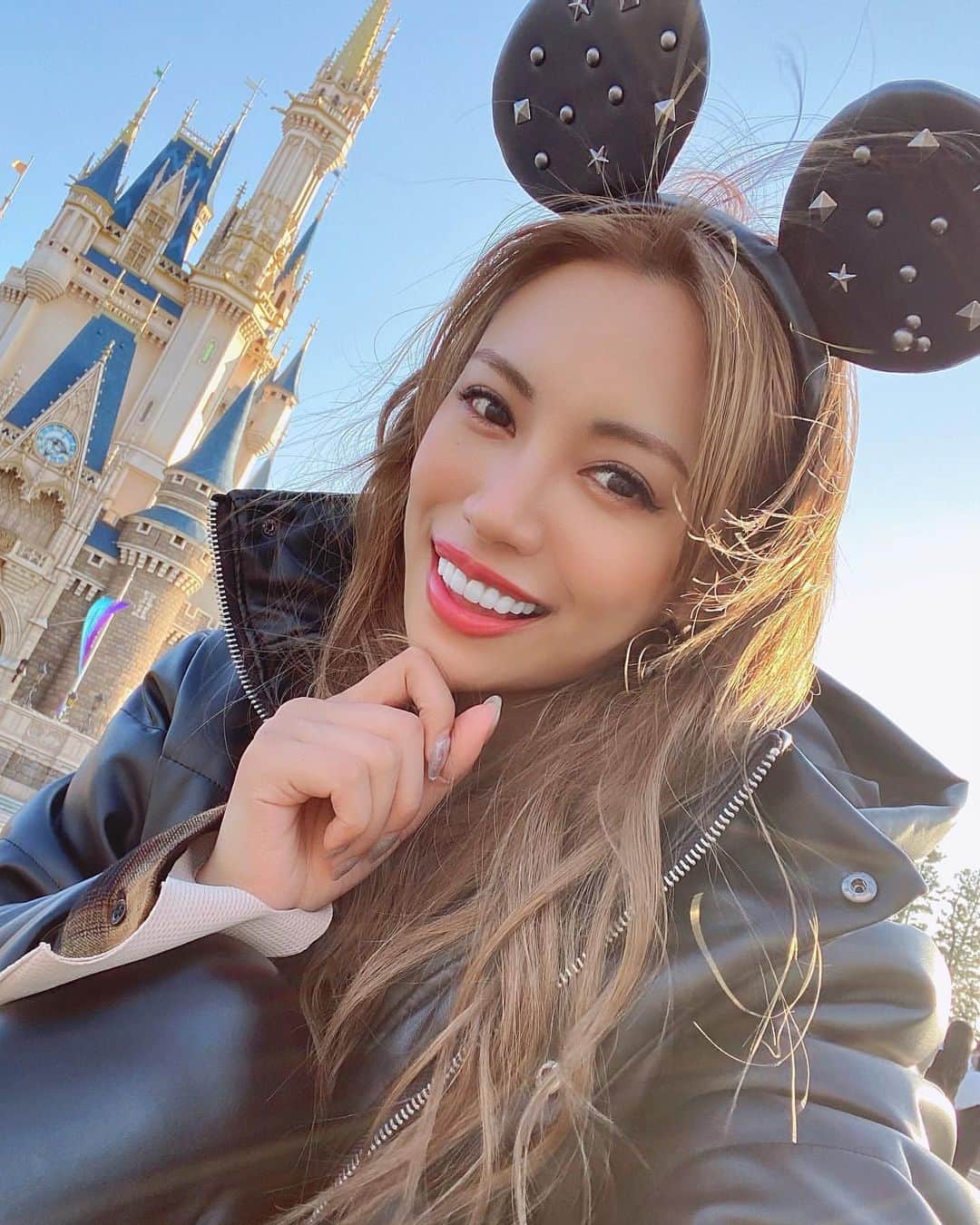 CYBERJAPAN Staffのインスタグラム：「#repost @cjd_junon  0120💙一つレベルuPしました！  サイバージャパンになんか面白い人居るよね！ 確かJUNONちゃん？？ ってな感じで1人でも多くの人に 知ってもらえたら嬉しいなぁ✨ と思ってます( ･ω･)⋆｡˚✩  私らしく今年も頑張るので マイペースですが宜しくお願い致します！ : (📸の時だけマスク外してます) #cyberjapan #junon #birthday #disney #princess #サイバージャパン　#ジュノン　#ディズニー」