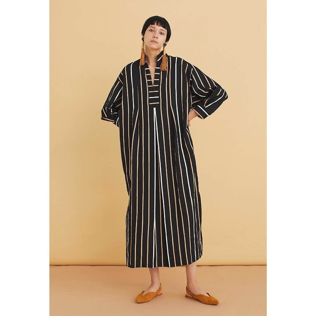 STRIPE DEPARTMENTさんのインスタグラム写真 - (STRIPE DEPARTMENTInstagram)「いつもインスタグラムをご覧の方に、お得な情報をお届け！﻿  /////////////////////////////////////////////////////////////////////////////////////////////// 2021年春夏アイテムの予約アイテム全品ポイント10倍 【2021 SPRING & SUMMER PRE ORDER】は 1月27日（水）11:59まで 🔗 プロフィールURLからチェックしてみてください。  @stripedepartment 👈tap ///////////////////////////////////////////////////////////////////////////////////////////////  2021年春夏、デザイナーズブランドの新作が続々と入荷中！  【venit（ヴェニット）】  "女性らしくモードなデイリーウェア" 同じ糸でつながる、世代を越えてつながる。 この一着への愛着が永遠に続きますように  上質素材に、女性の華やかさやチャーミングな一面をちりばめたデイリーウェアが表情までも美しくする、なにげない今日を特別に変える。  #ストデパwomen #ストデパ #ストライプデパートメント #stripedepartment #venit #ヴェニット #21ss #2021ss #newarrivals #新作 #collection #お買い得情報 #ポイントアップ」1月20日 12時38分 - stripedepartment
