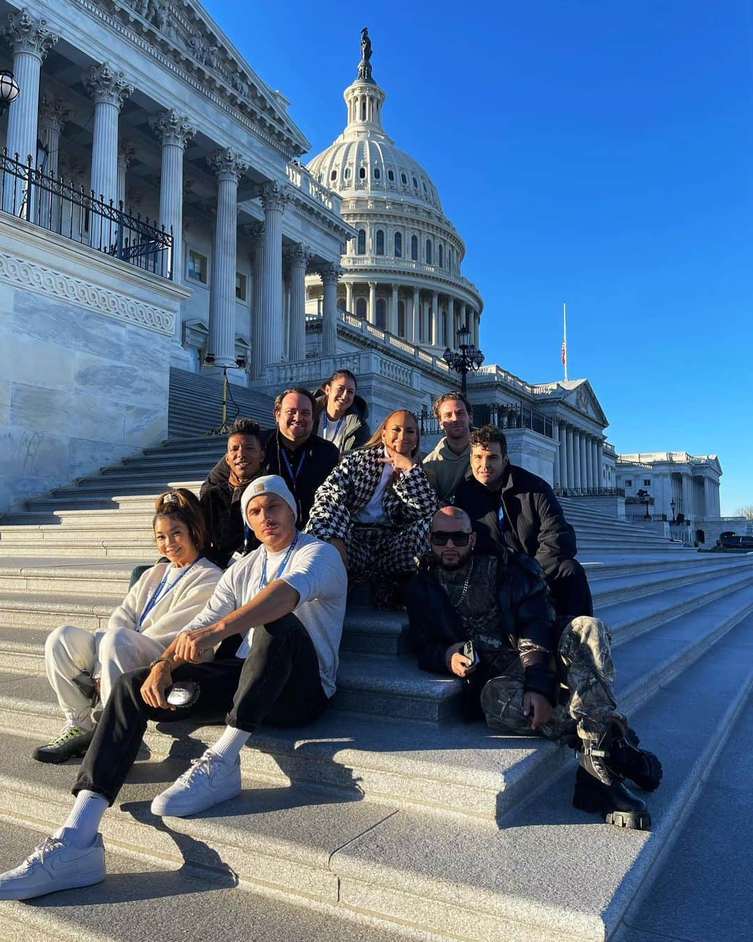 ジェニファー・ロペスさんのインスタグラム写真 - (ジェニファー・ロペスInstagram)「#InaugurationSquad 2021」1月20日 12時54分 - jlo