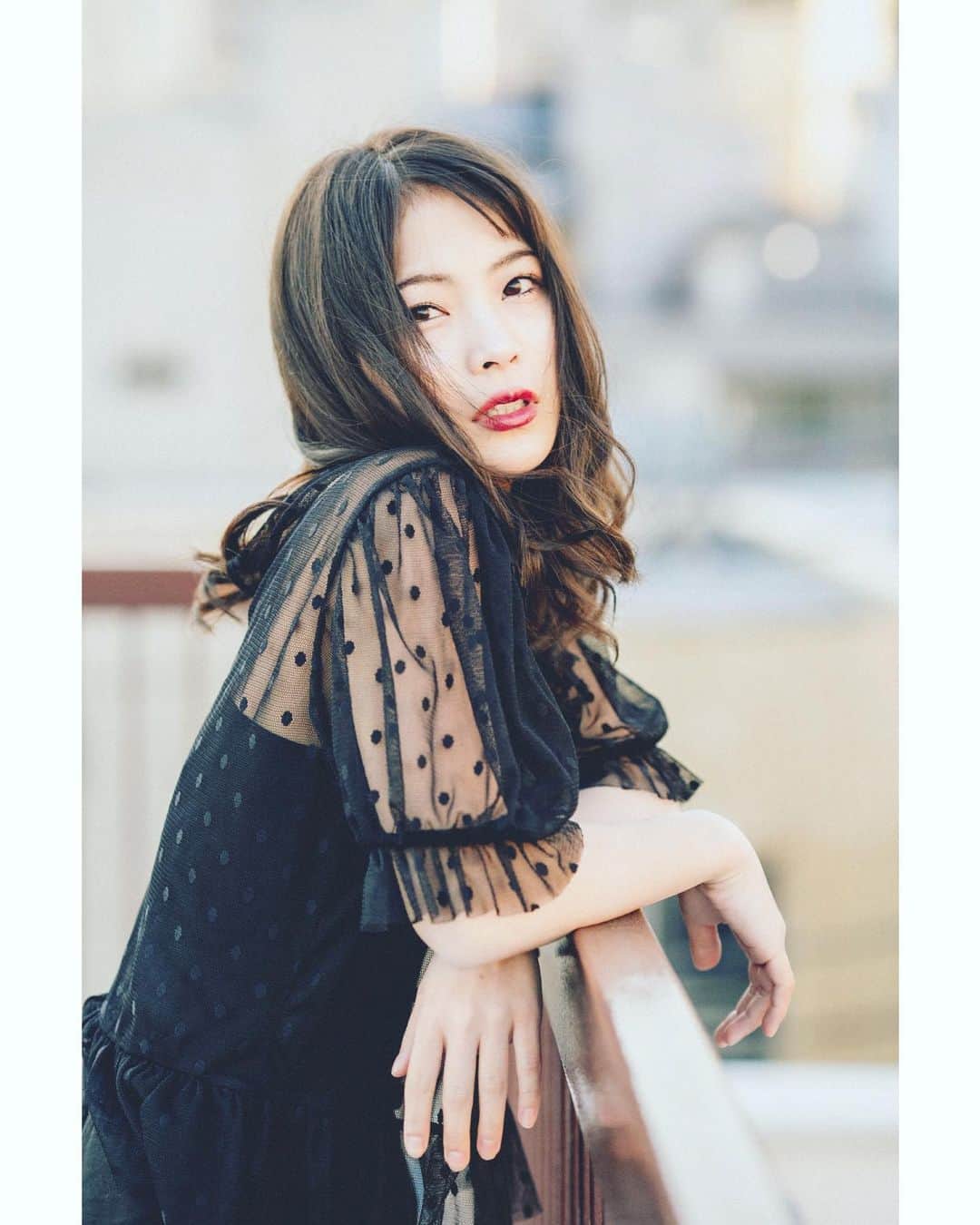 のインスタグラム：「model: @reia0305  #ポートレート #portrait #portraits #portraitphotography #ファインダー越しの私の世界 #portraitphotographer #portraitoftheday #portrait_perfection #love_bestjapan #portraitmood #ポートレート部 #ポートレート女子 #東京カメラ部 #ig_portrait #作品撮り #lovers_nippon_portrait #portraits_dream #top_portraits #photogirl #good_portraits_world #japan_of_insta #excellent_portraits #pasha_magazine #beautifulgirls #ポトレ撮影隊 #portrait_page #cutegirl」