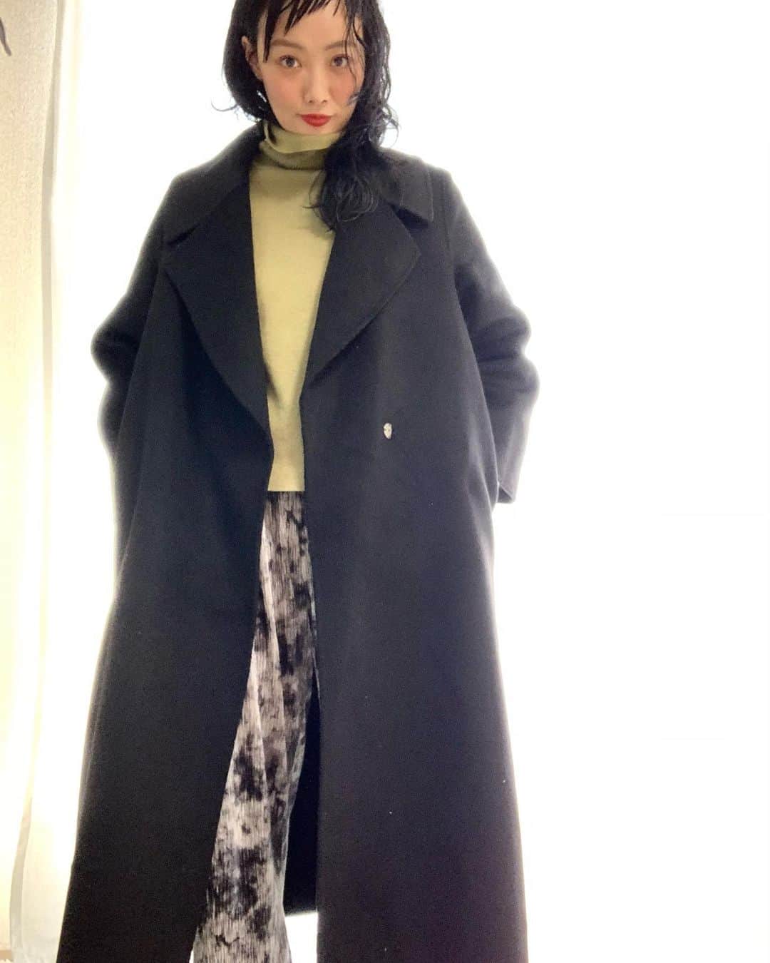 田中真奈美さんのインスタグラム写真 - (田中真奈美Instagram)「@amail_official の【Natural wool coat】💕 . ふくらはぎまでの丈のコートって嬉しい🎶✨飽きがこないデザインだから来年も着れます💕💕💕 私の身長は159センチくらいです✌🏻👩🏻 . 今はSALE中で半額になってますよ😍🎶 . #switchmanami」1月20日 13時08分 - manami717